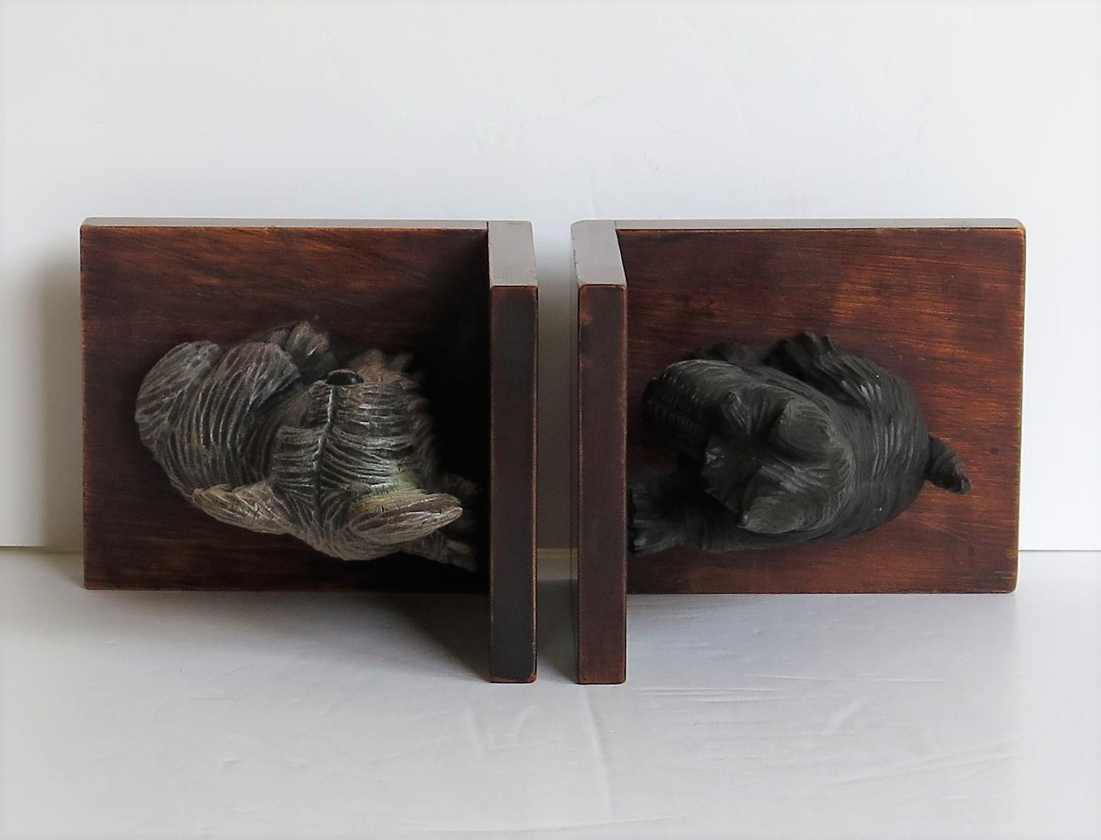 Art Deco Pair of Bookends Hardwood with Terrier Dog Figures, circa 1930 In Good Condition In Lincoln, Lincolnshire