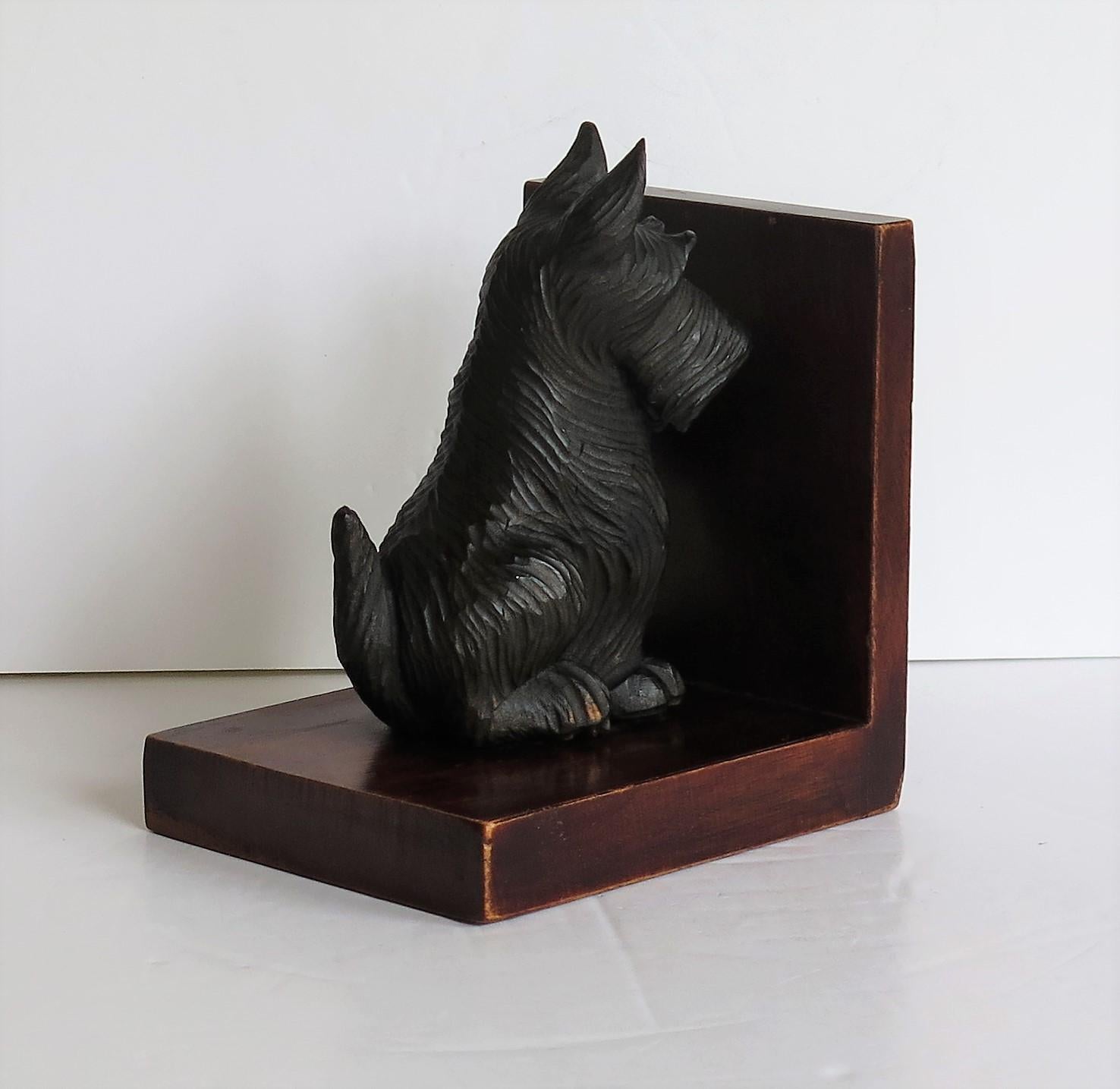 Art Deco Pair of Bookends Hardwood with Terrier Dog Figures, circa 1930 1