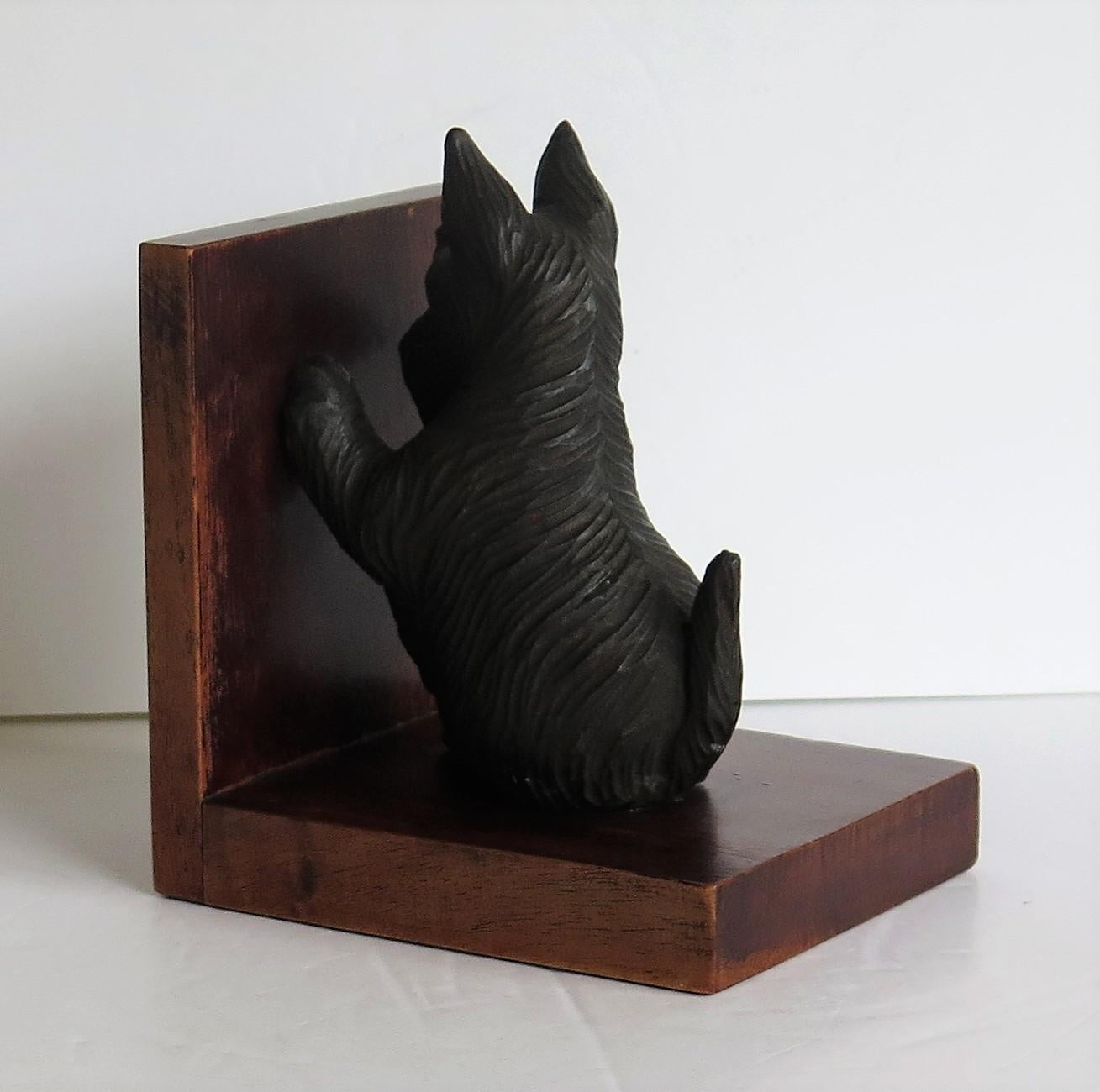 Art Deco Pair of Bookends Hardwood with Terrier Dog Figures, circa 1930 2