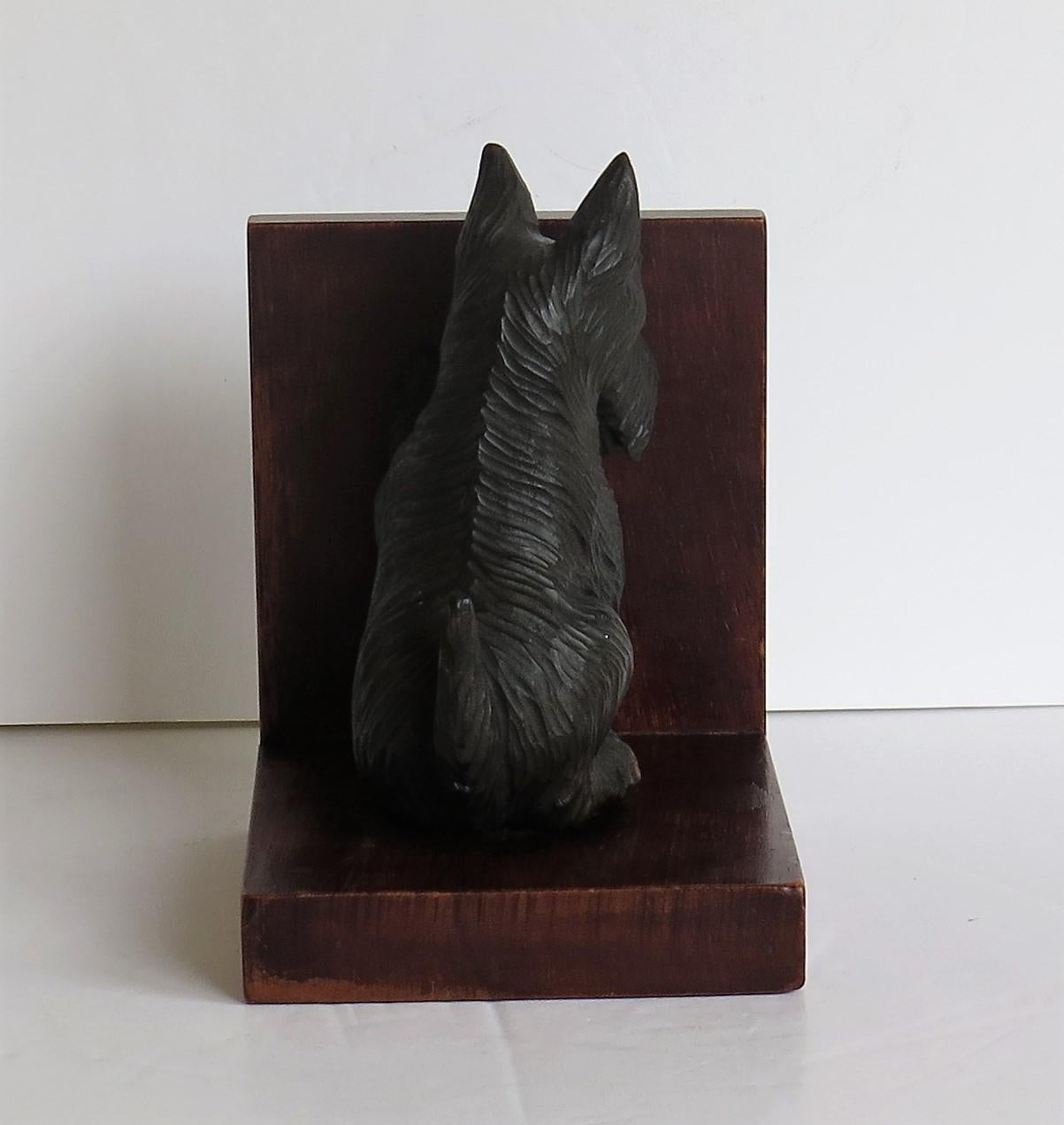 Art Deco Pair of Bookends Hardwood with Terrier Dog Figures, circa 1930 3