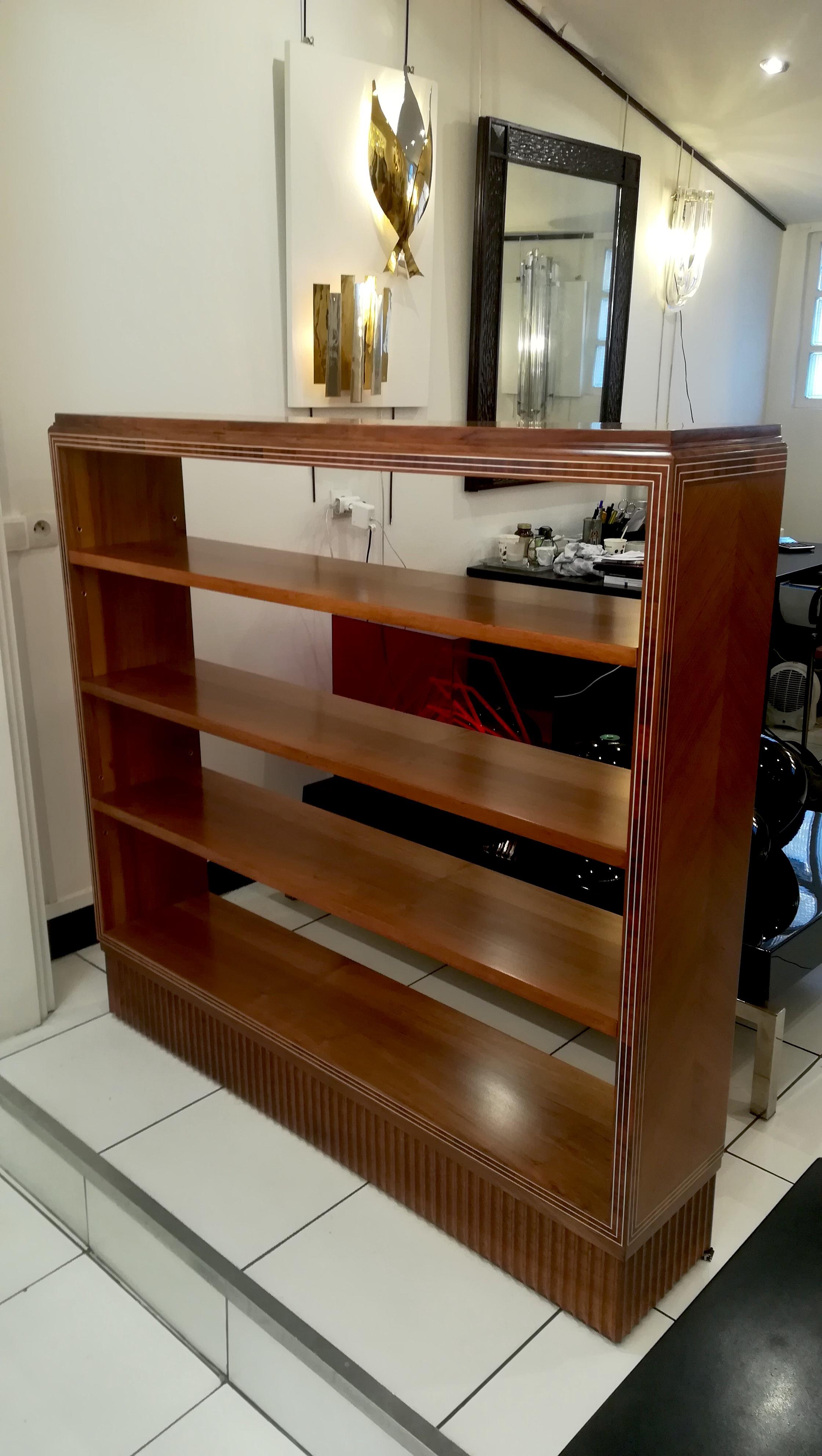 French Art Deco Pair of Bookshelves, circa 1930