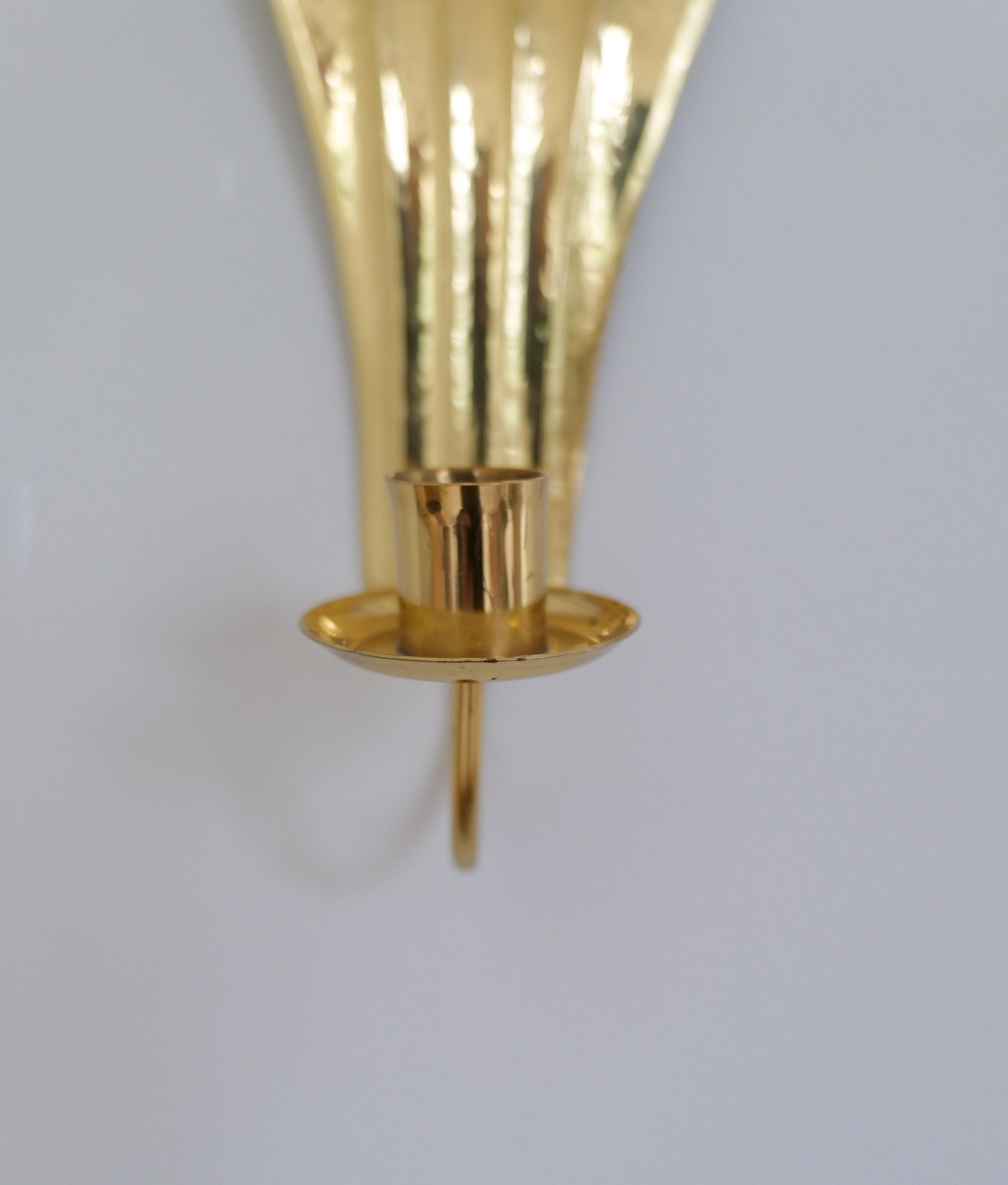 Suédois Paire de chandeliers muraux Art Deco en laiton Holmström, Arvika, Suède, années 1950 en vente