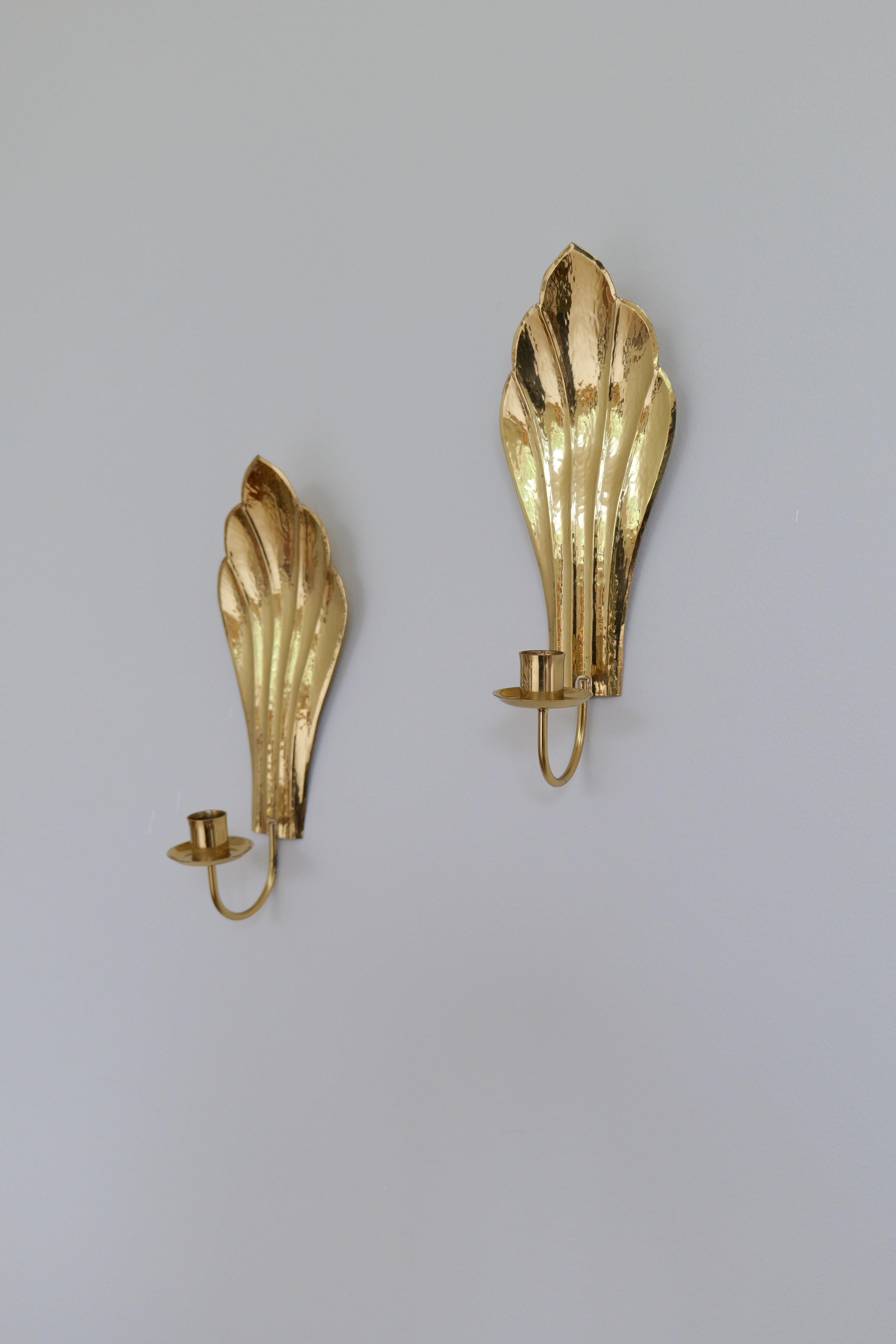 Laiton Paire de chandeliers muraux Art Deco en laiton Holmström, Arvika, Suède, années 1950 en vente