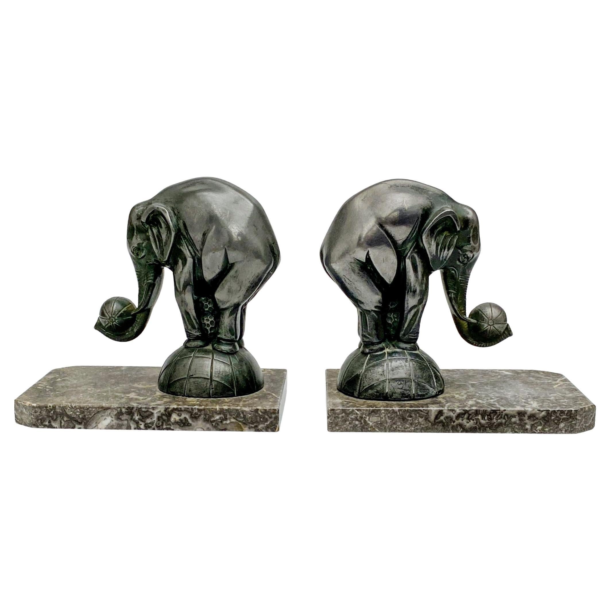 Paire de serre-livres éléphants Art Déco, français, C1930