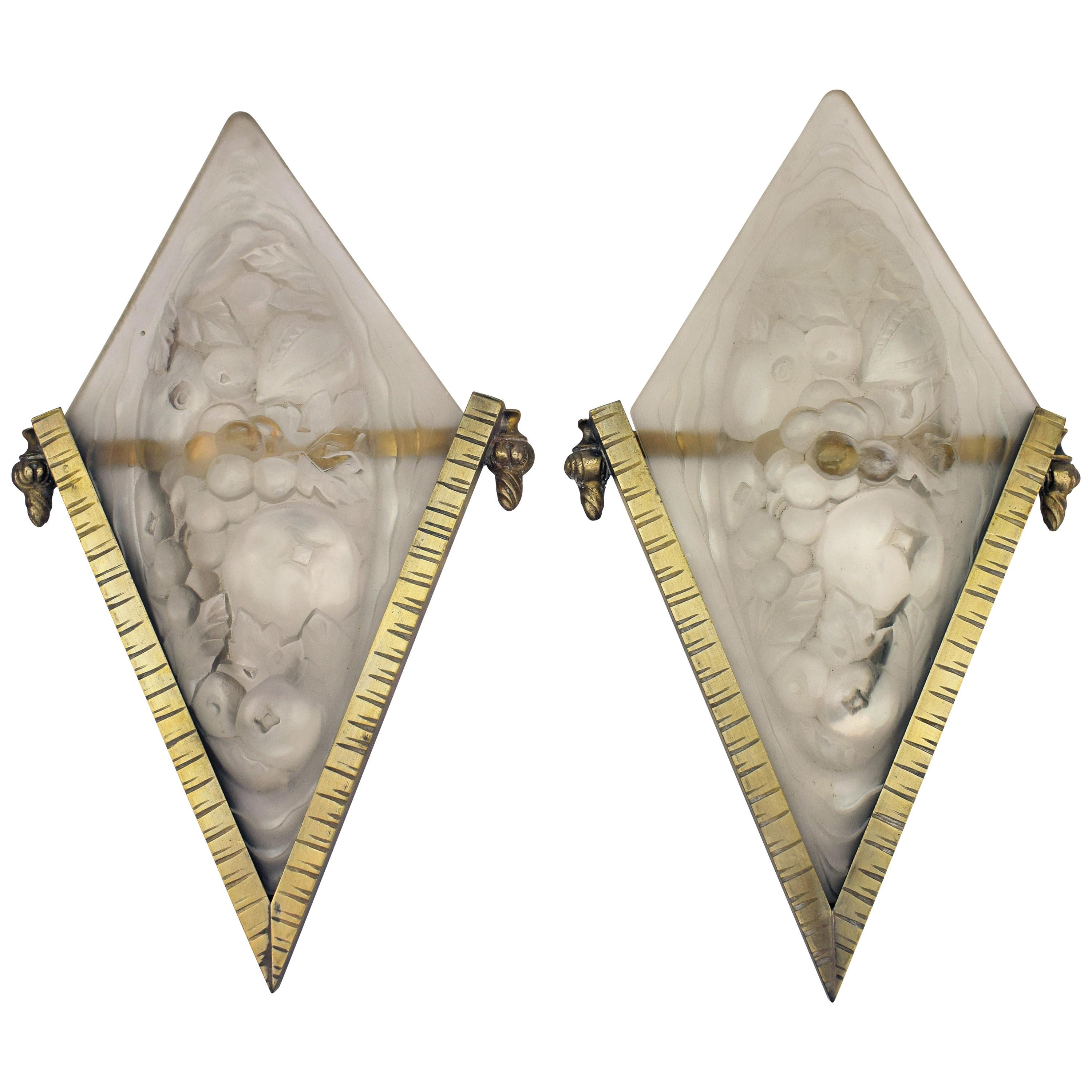 Art Deco Pair of French Bronze and Glass Wall Lights, circa 1930