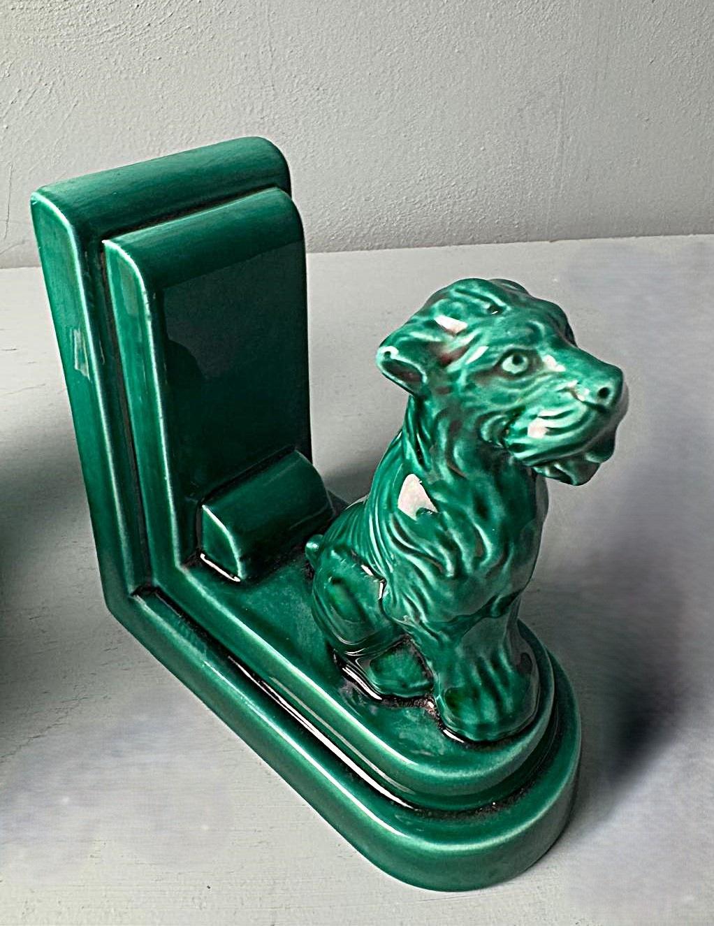 Art Deco Paar französische keramische Buchstützen im Saint Clément Stil im Angebot 2