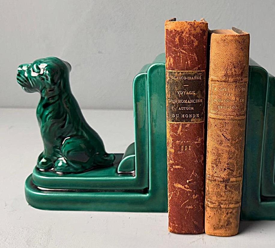 Art Deco Paar französische keramische Buchstützen im Saint Clément Stil im Angebot 9