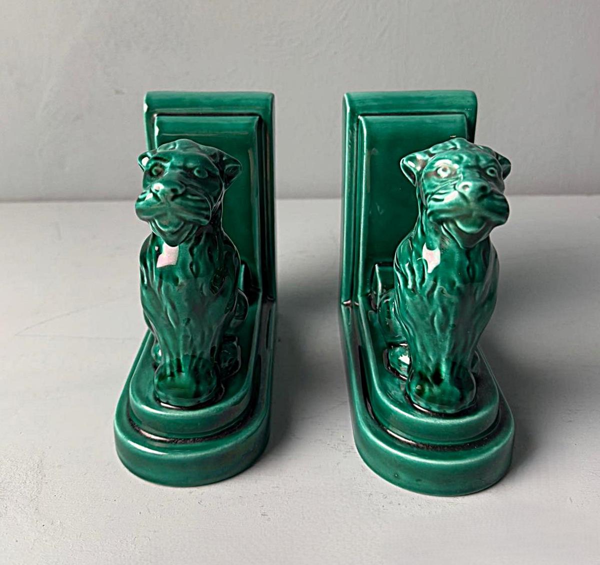 Art Deco Paar französische keramische Buchstützen im Saint Clément Stil (20. Jahrhundert) im Angebot