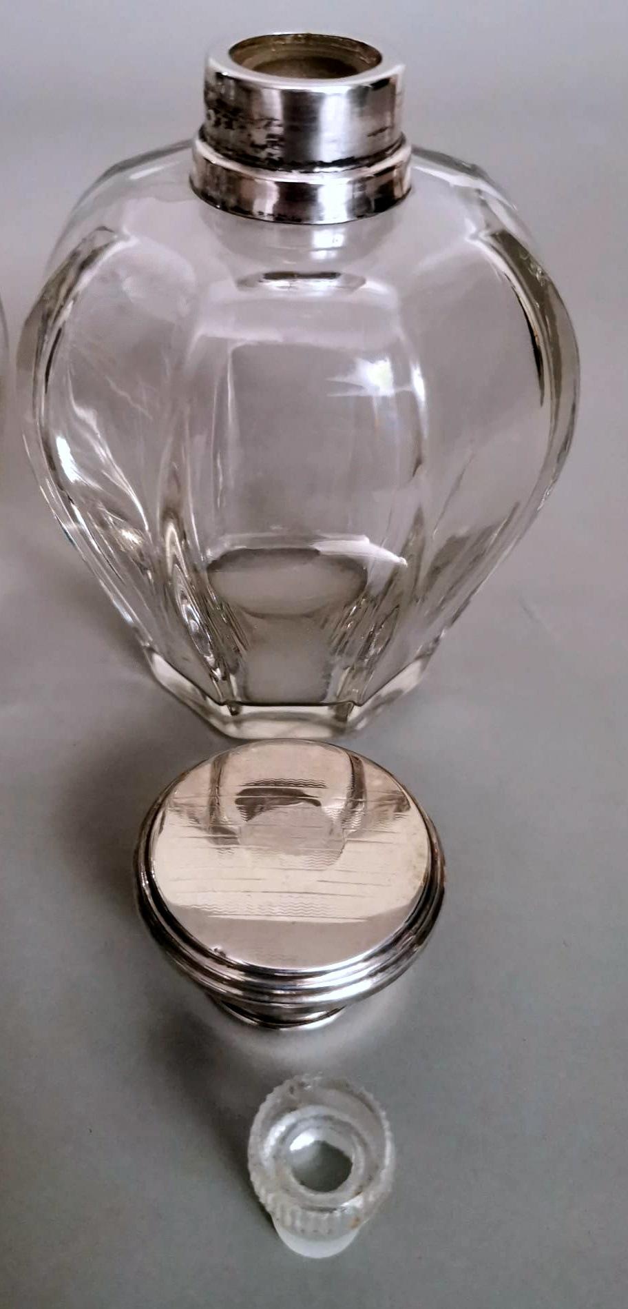 Coppia di flaconi da toilette in cristallo italiano Art Deco e coperchio in argento in vendita 5