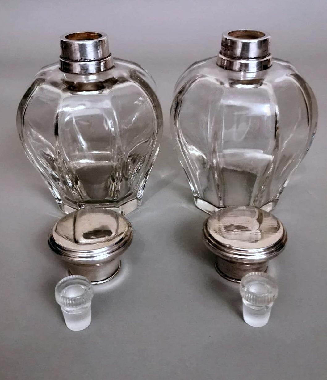 Art Deco Pair of Italian Crystal Toiletry Bottles and Silver Lid For Sale 4