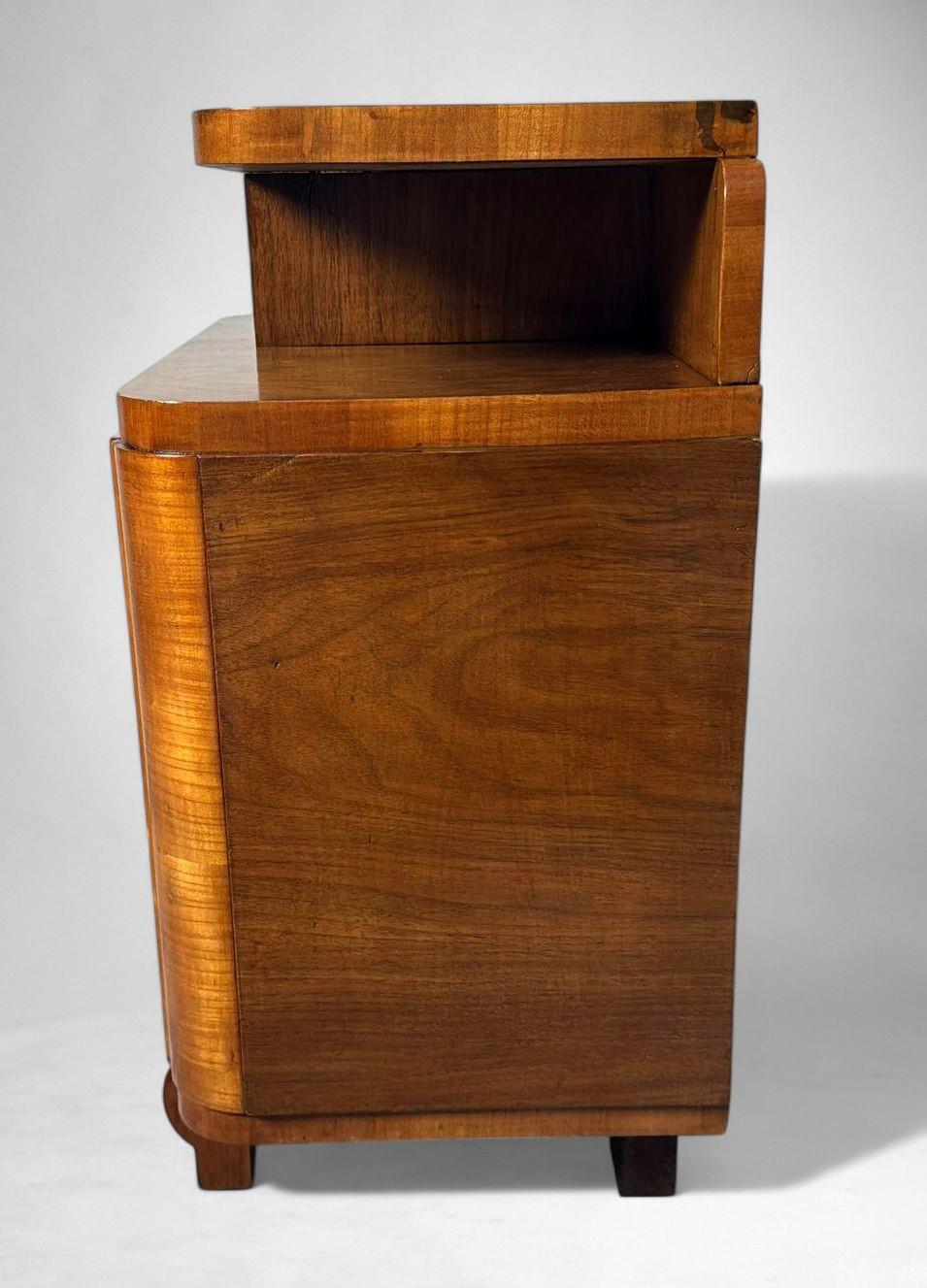 Art Deco Pair Of Italian Nightstands For Sale 8