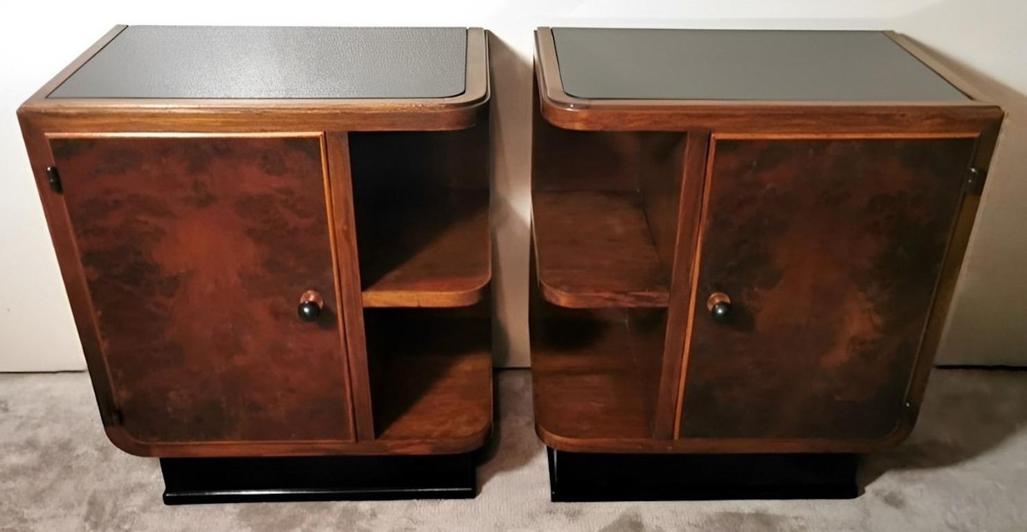Art Deco Pair Of Italian Nightstands With Black Glass In Good Condition For Sale In Prato, Tuscany