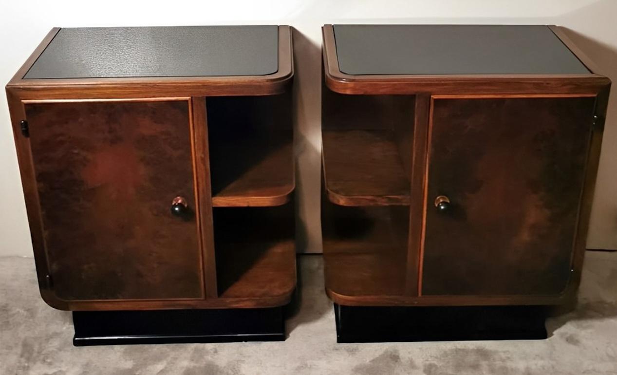 20th Century Art Deco Pair Of Italian Nightstands With Black Glass For Sale