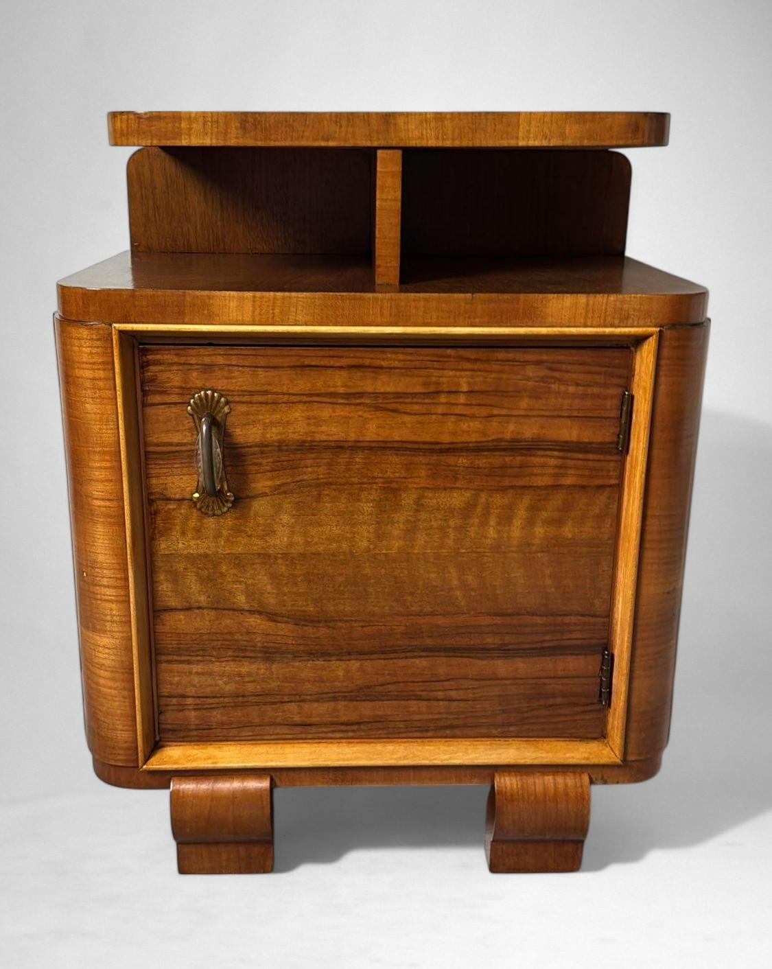Art Deco Pair Of Italian Nightstands For Sale 2