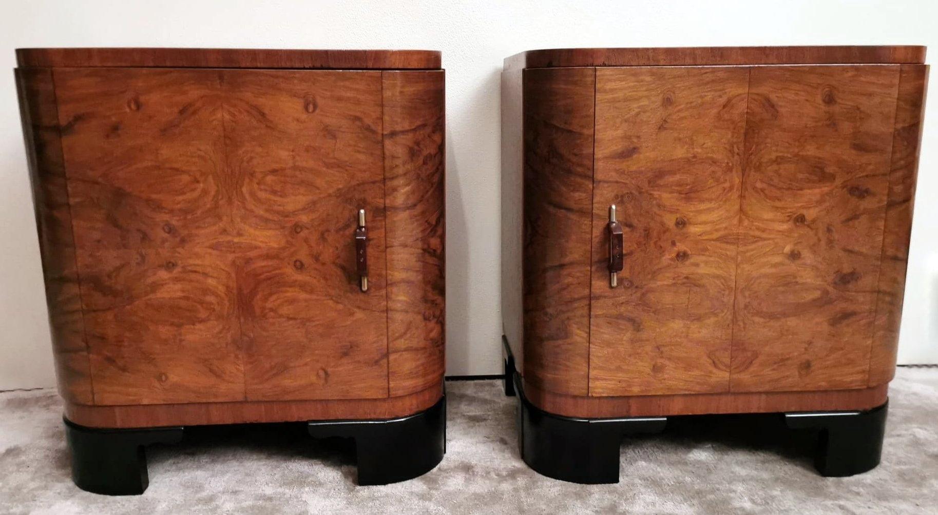 We kindly suggest you read the whole description, because with it we try to give you detailed technical and historical information to guarantee the authenticity of our objects.
Pair of original and unique Art Deco bedside tables; the entire frame of