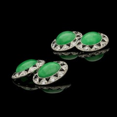 Art Deco Pair of Jade Cabochon Old-Cut Diamond Onyx Cufflinks in Platinum