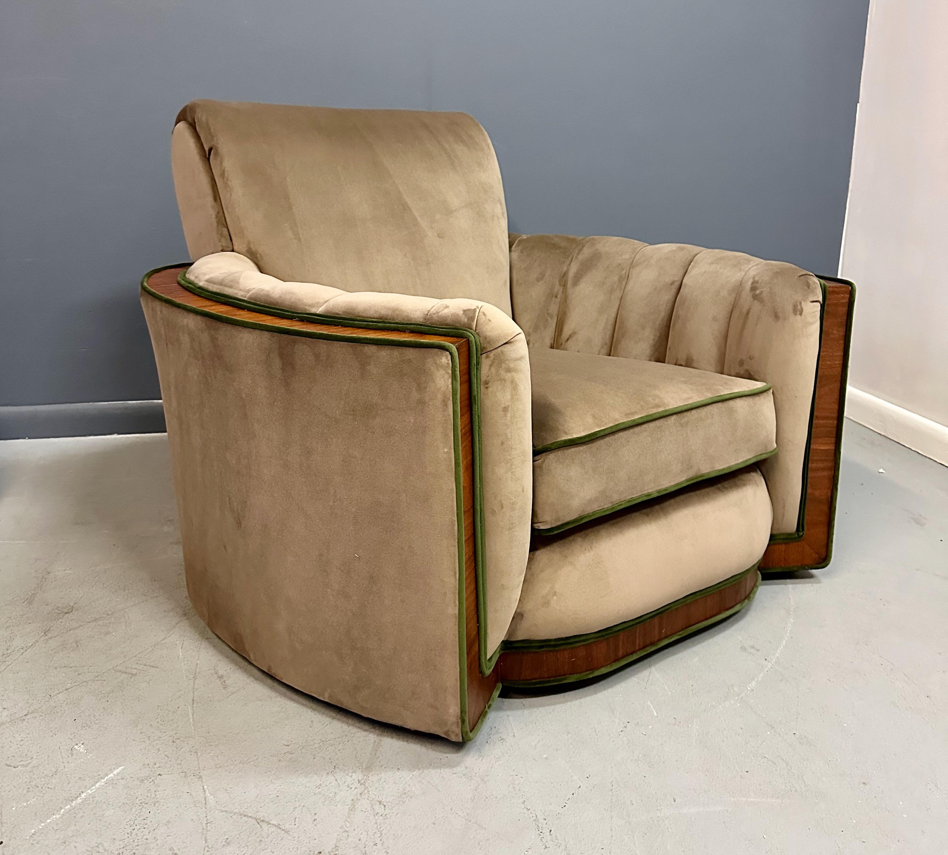 Paire de luxueuses chaises longues en velours moka avec incrustation de noyer, de style Art Déco en vente 2