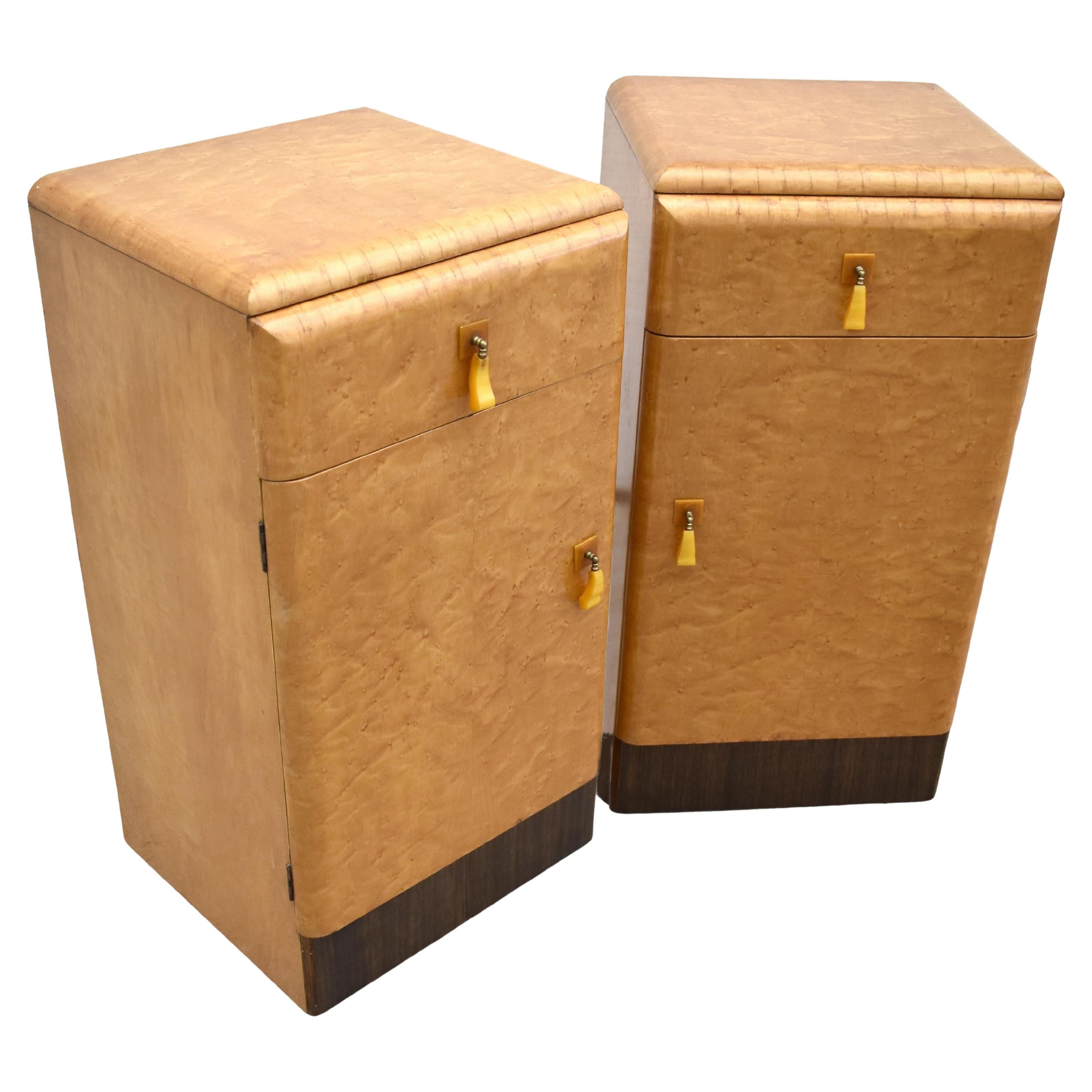 Art Deco Pair of Matching Bedside Cabinets in Blonde Maple, circa 1930s