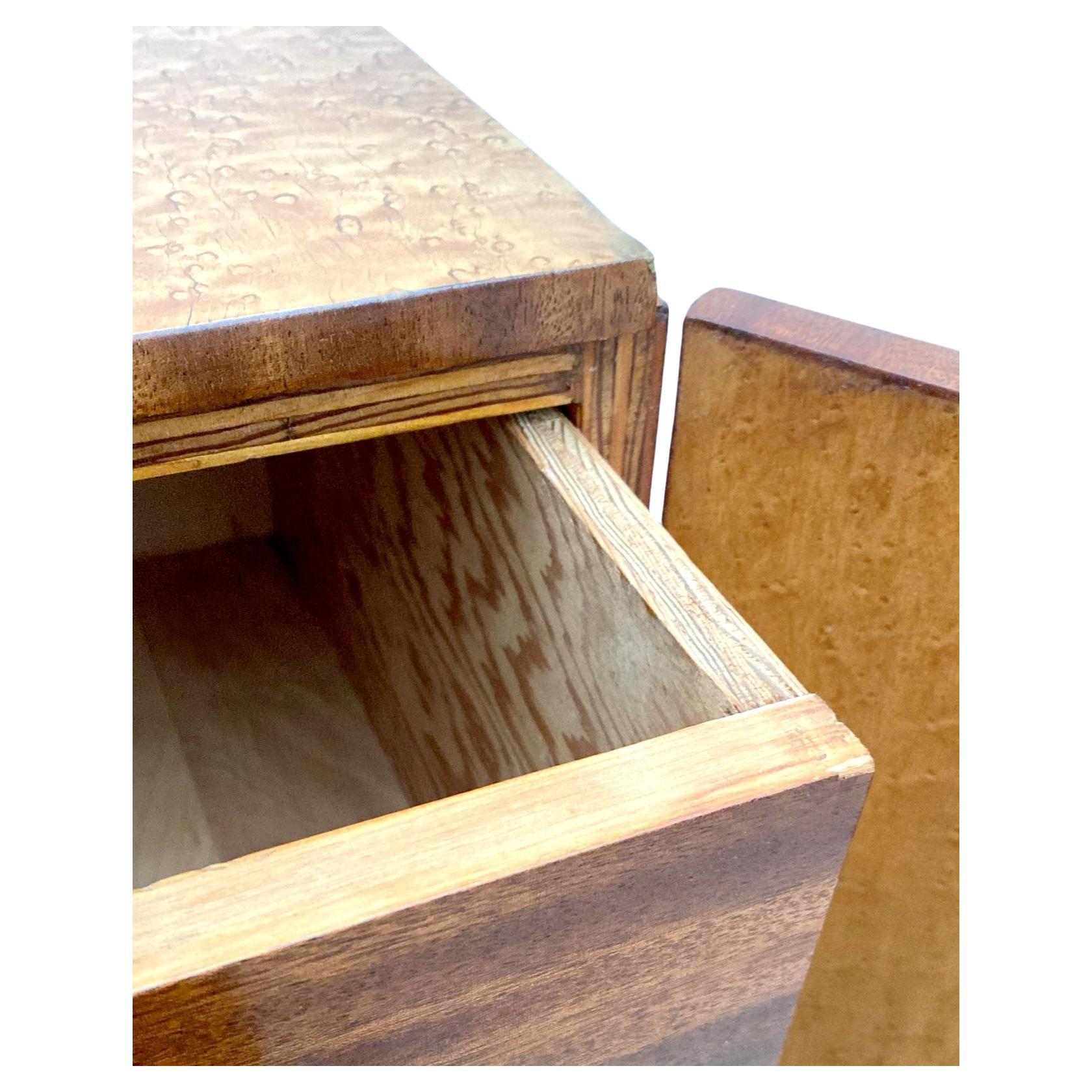 Bachelite Art Deco Pair of Matching Bedside Cabinets in Blonde Maple, circa 1930s in vendita