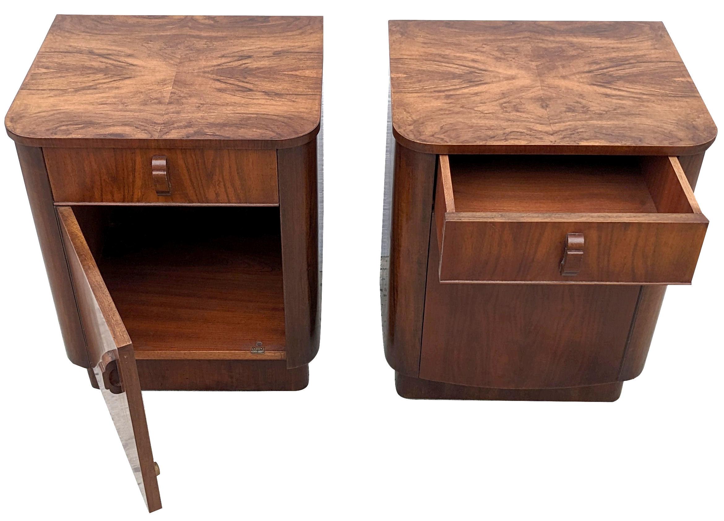 Art Deco Pair of Matching Bedside Cabinets, Walnut, c1930 For Sale 1