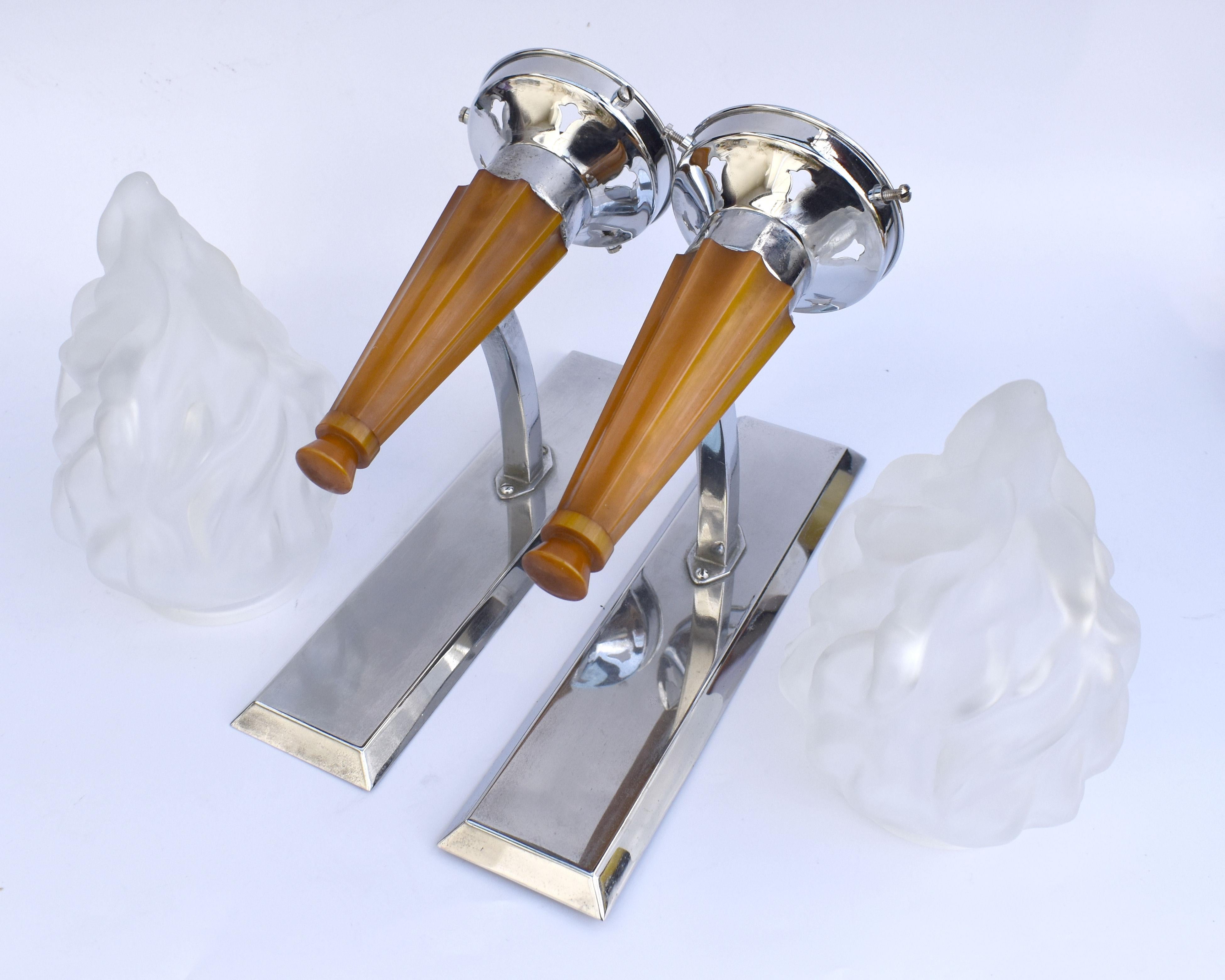 Art Deco Pair of Matching Flame Wall Light Sconces, Circa 1930's In Good Condition For Sale In Devon, England