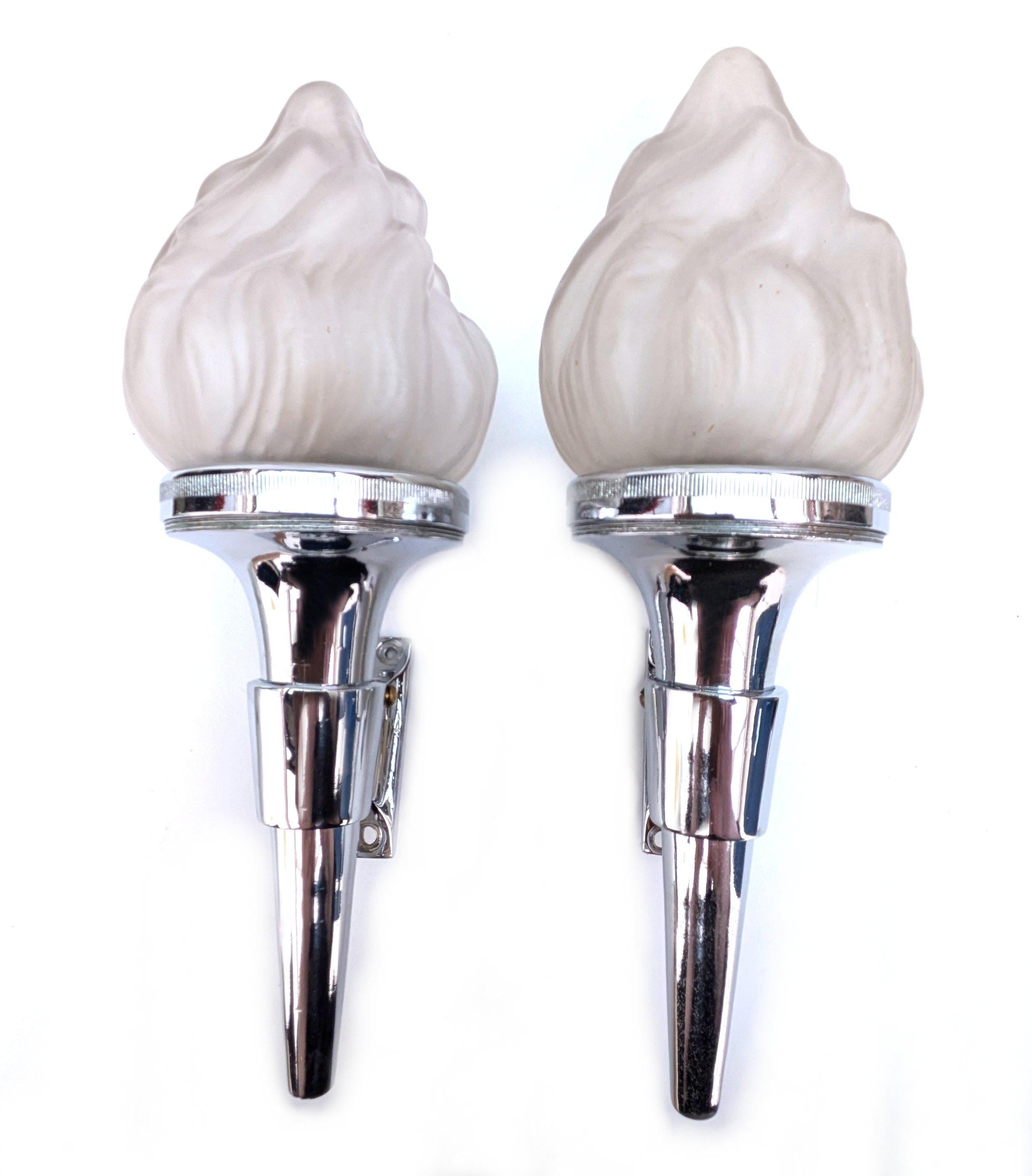 Art Deco Pair Of Matching Flame Wall Light Sconces, Circa 1930's For Sale 2