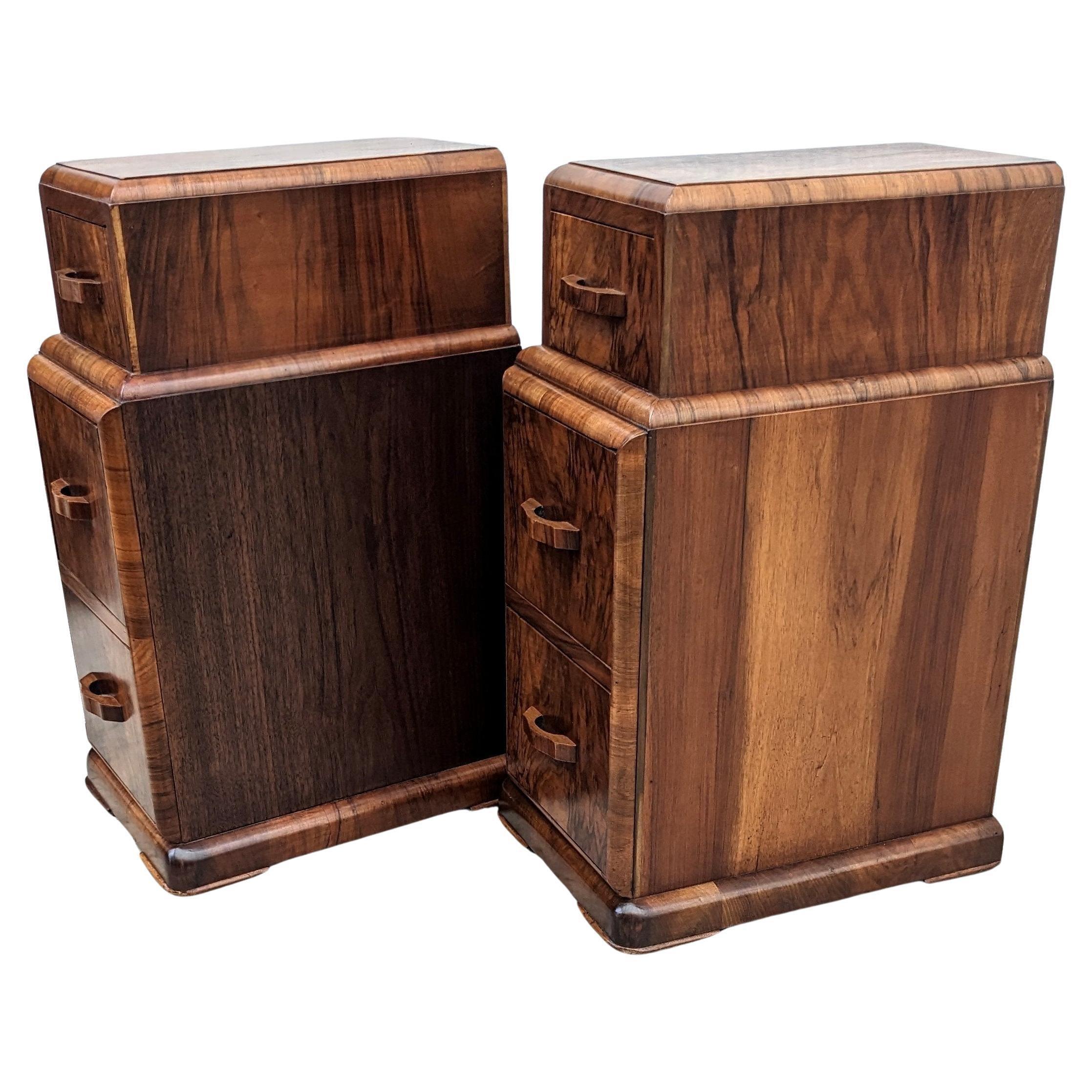 Art Deco Pair of Matching Walnut Bedside Cabinet Night Stands, c1930 For Sale 5