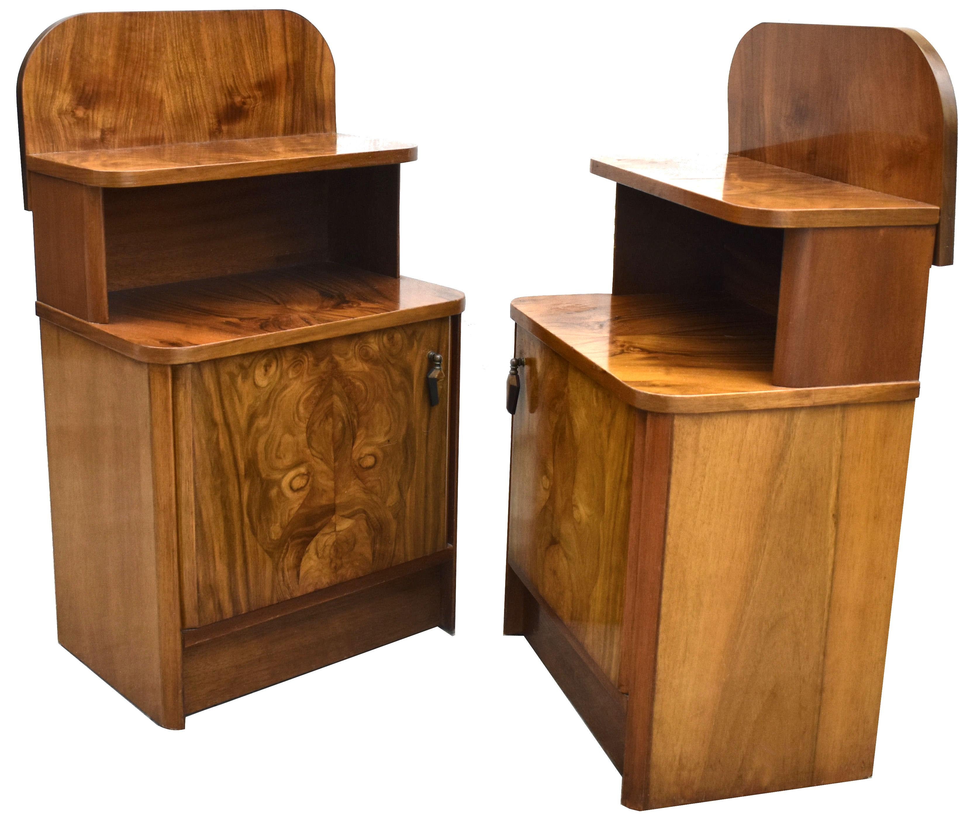 English Art Deco Pair of Nightstands, Bedside Table Cabinets in Walnut, England, c1930 For Sale