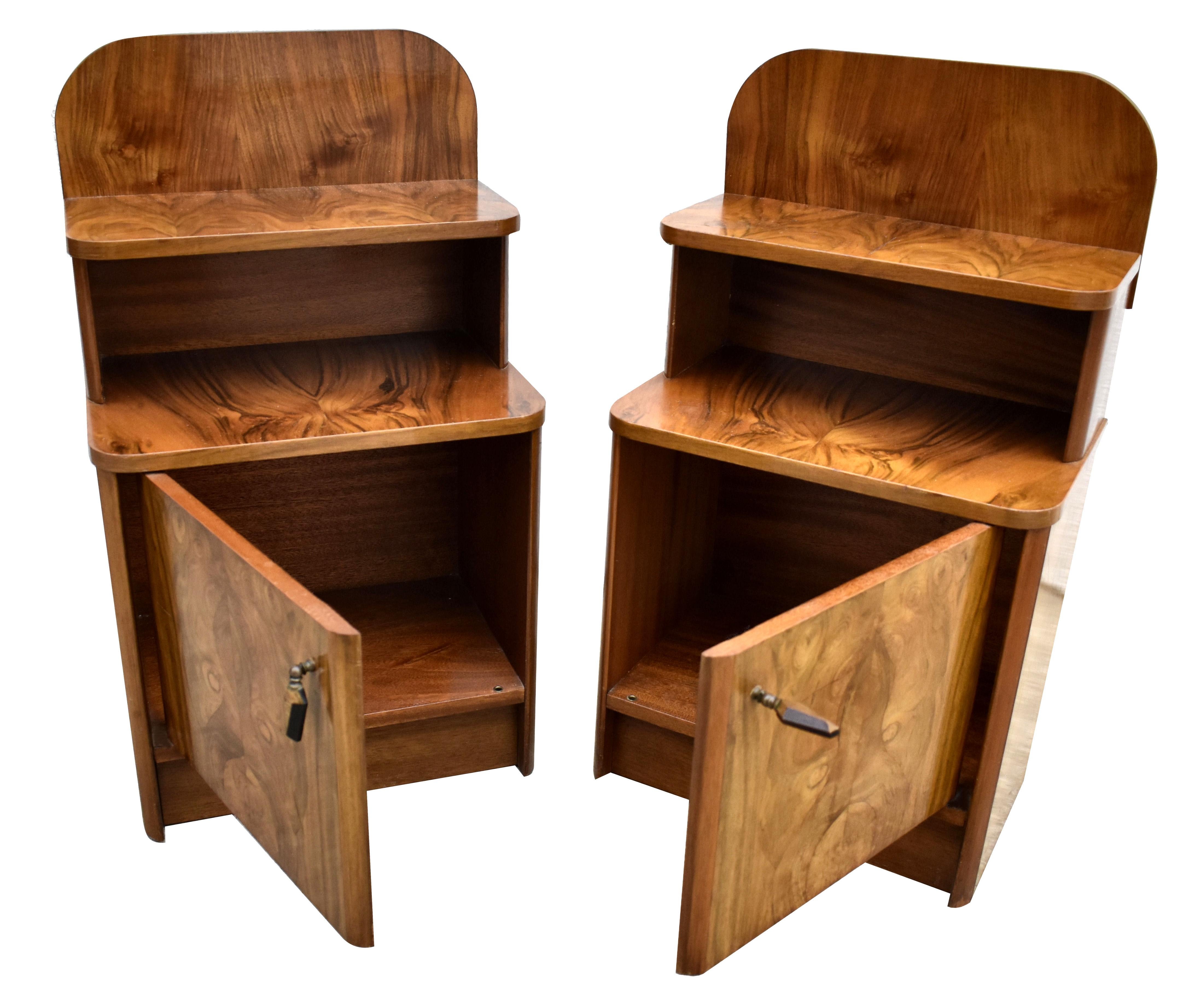 20th Century Art Deco Pair of Nightstands, Bedside Table Cabinets in Walnut, England, c1930 For Sale