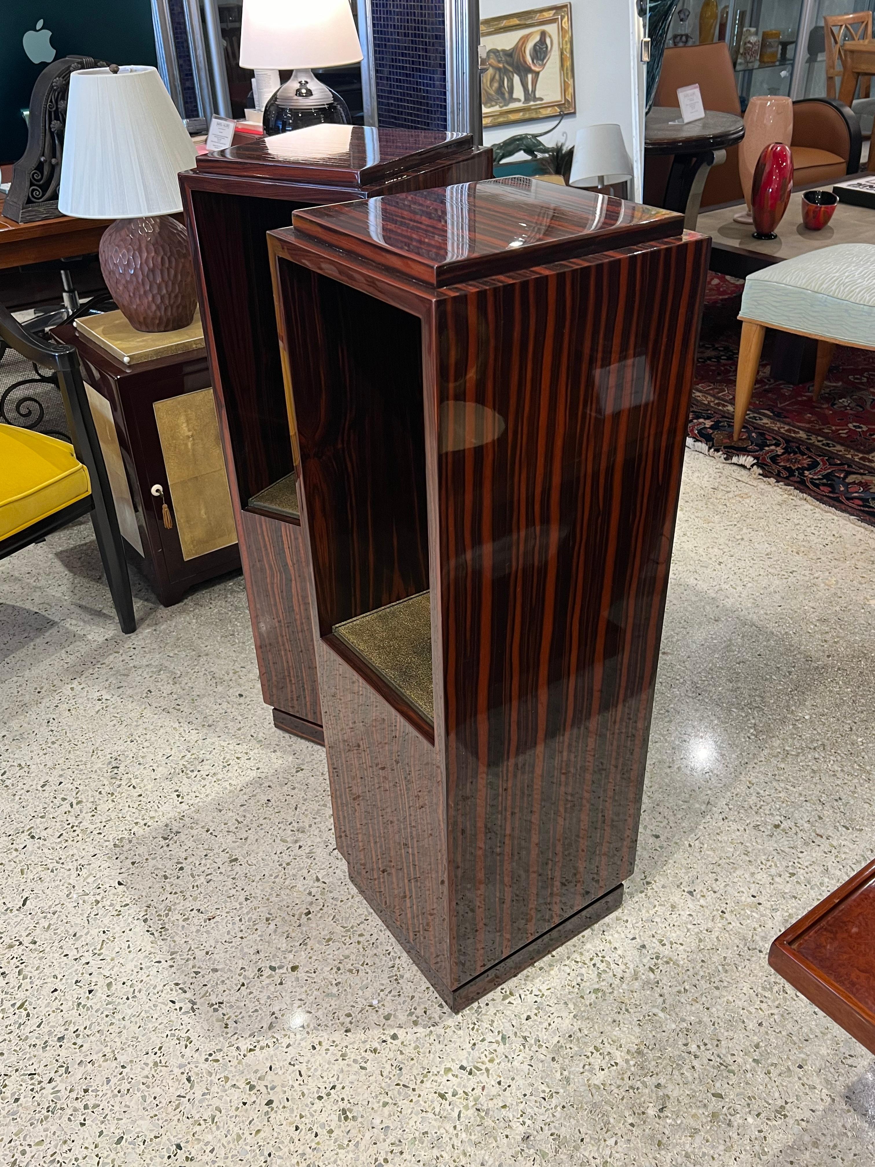 Art Deco Pair of Pedestals in Makassar Wood In Good Condition In Miami, FL