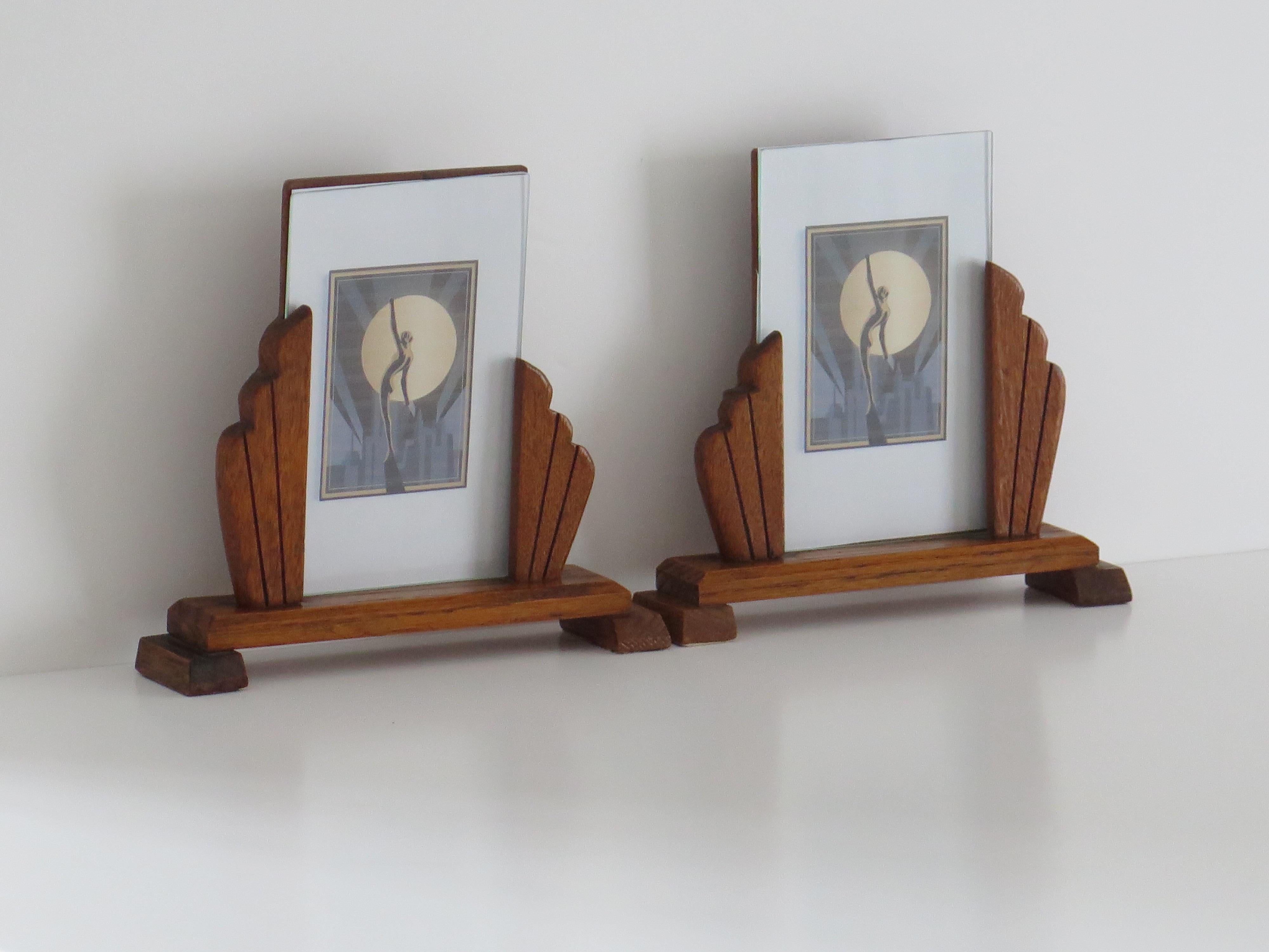 Art Deco PAIR of Period Photo Frames Handmade in Oak with Fan Sides, circa 1930 In Good Condition For Sale In Lincoln, Lincolnshire