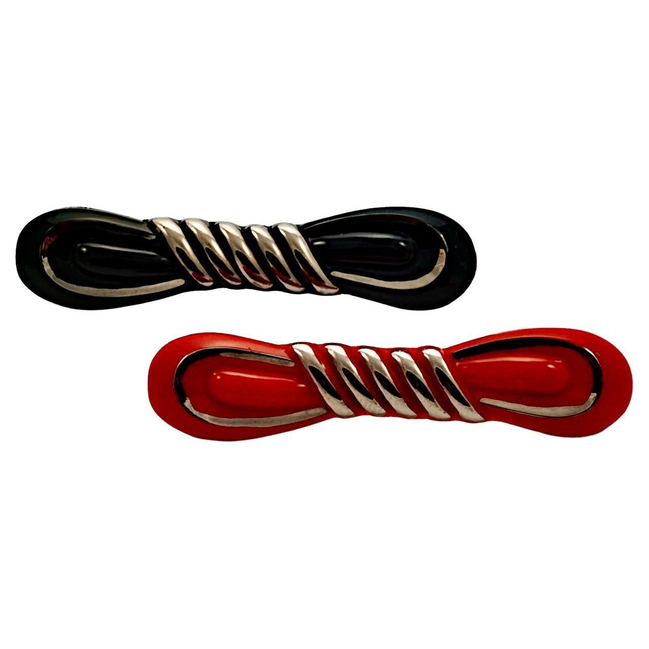 Art-Déco-Broschen aus rotem und schwarzem Glas mit silberfarbenen Highlights, Paar im Angebot