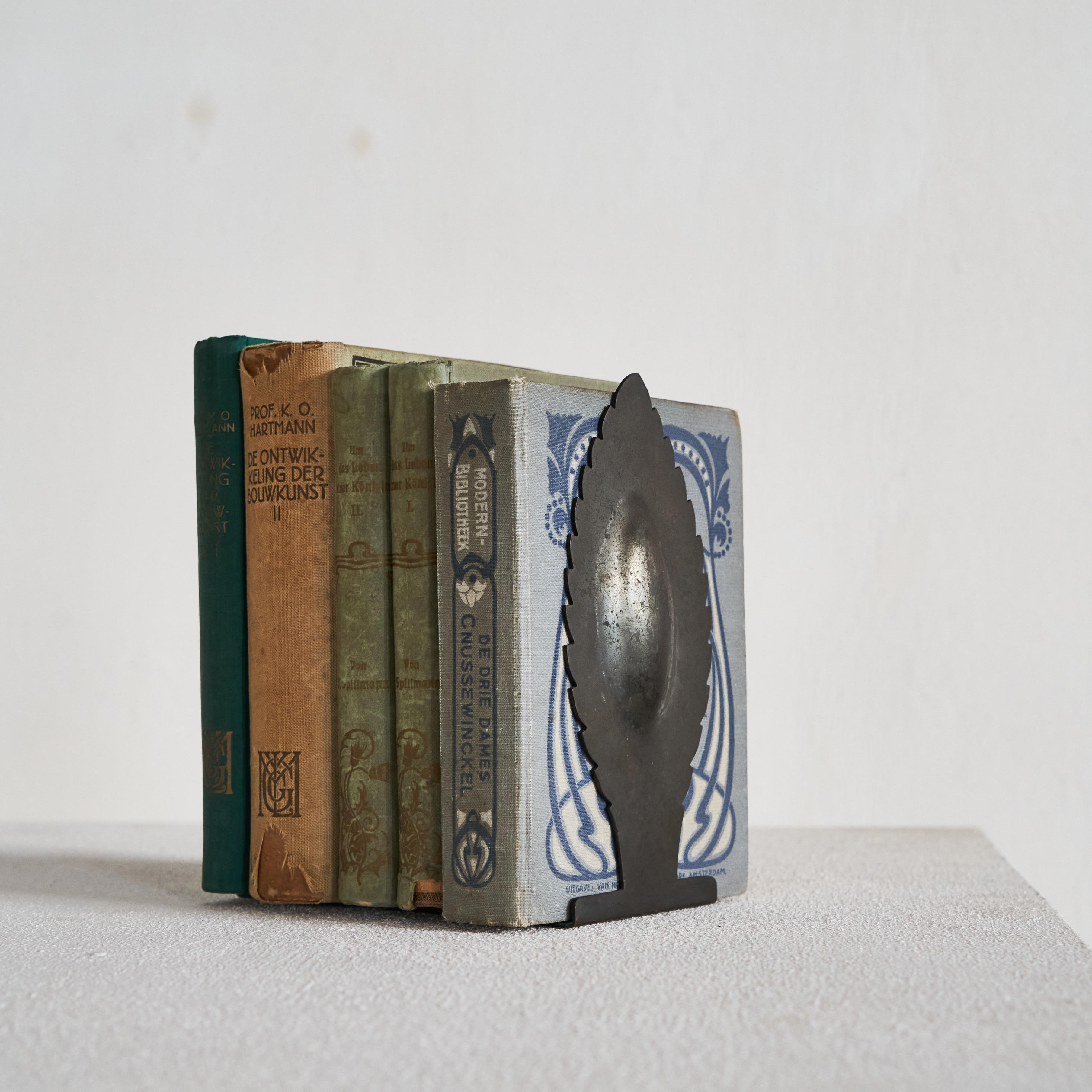 Hand-Crafted Art Deco Pair of Sculptural Bookends 1930s For Sale