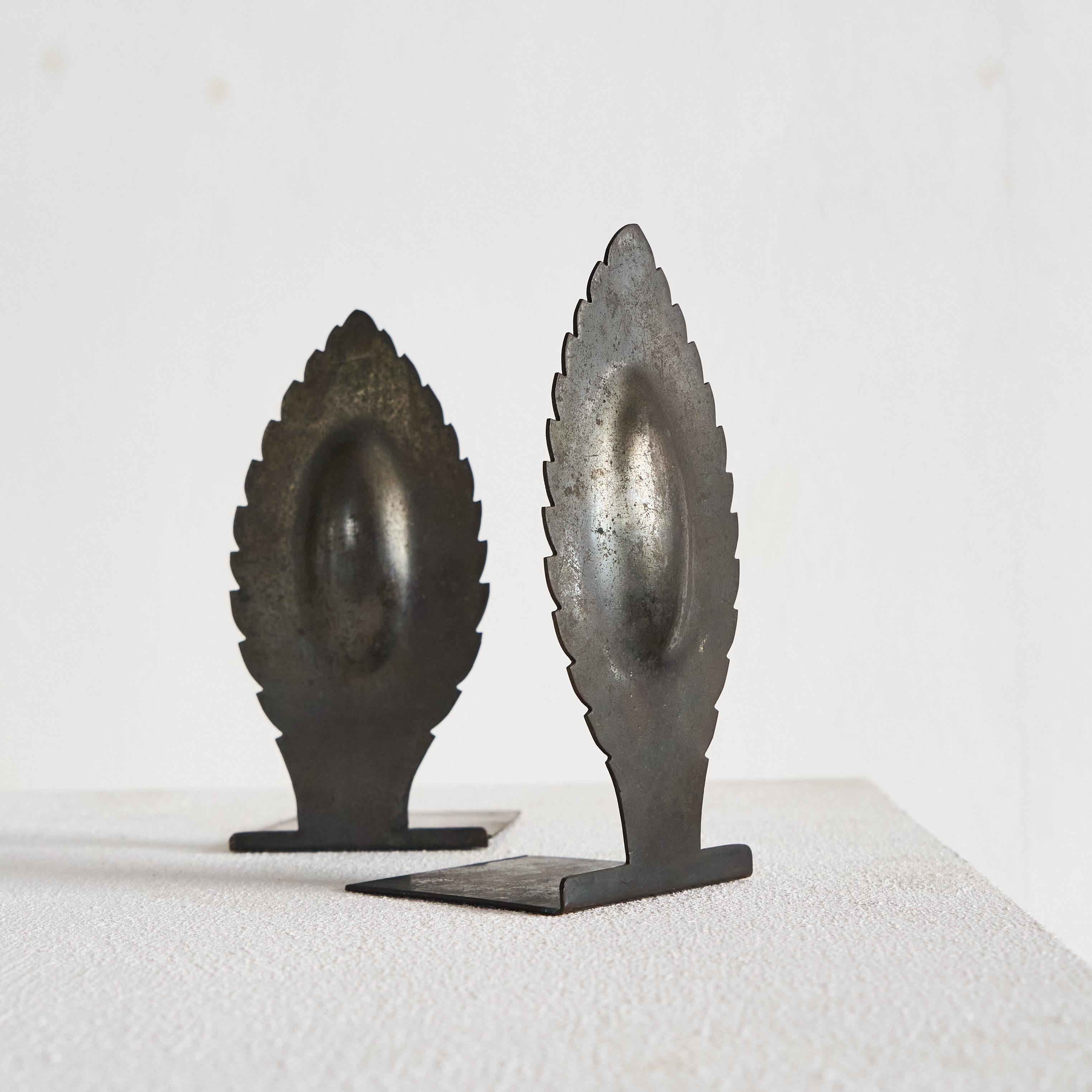 Metal Art Deco Pair of Sculptural Bookends 1930s For Sale
