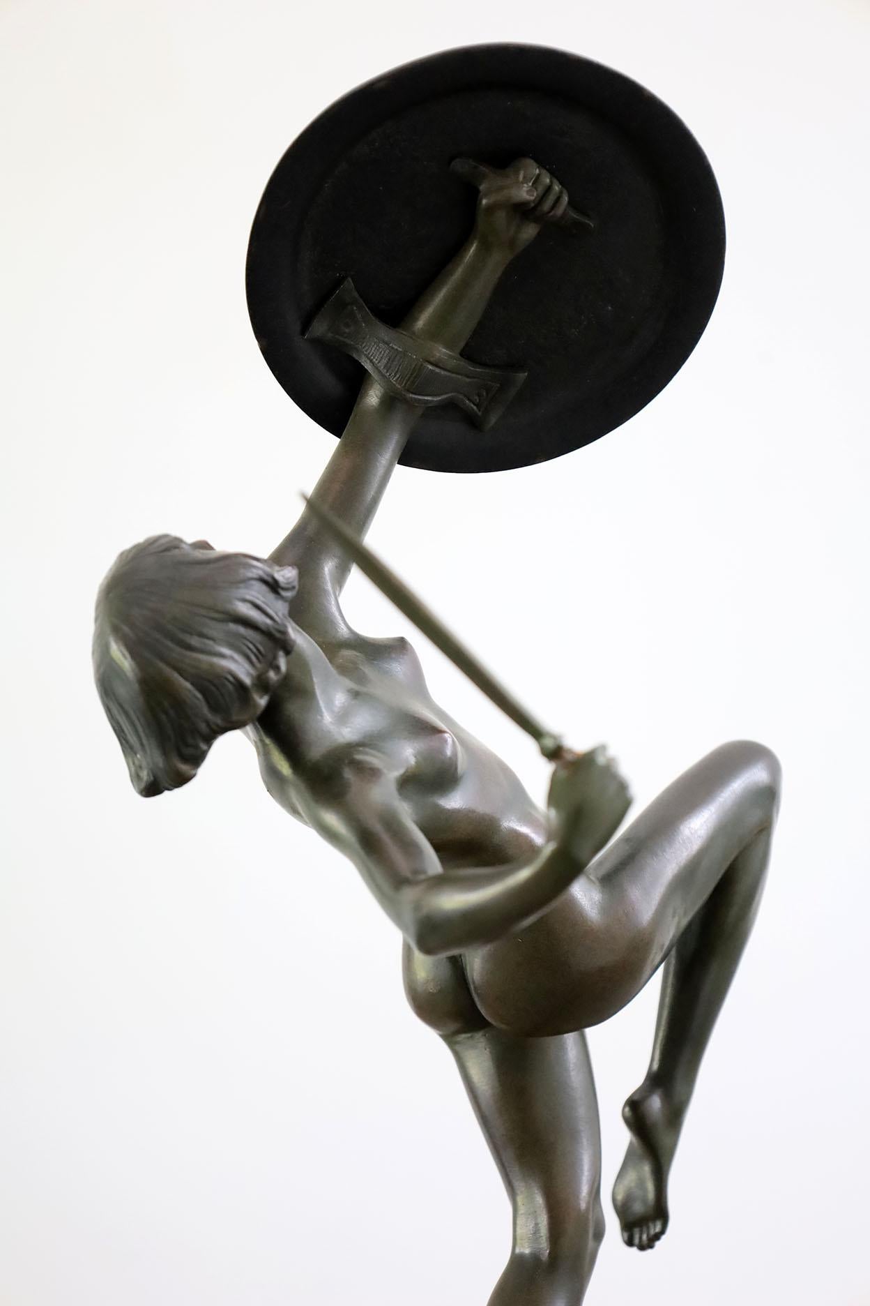 Art Decó Pareja de esculturas del artista francés Pierre Le Faguays, Francia 1930 Bronce en venta