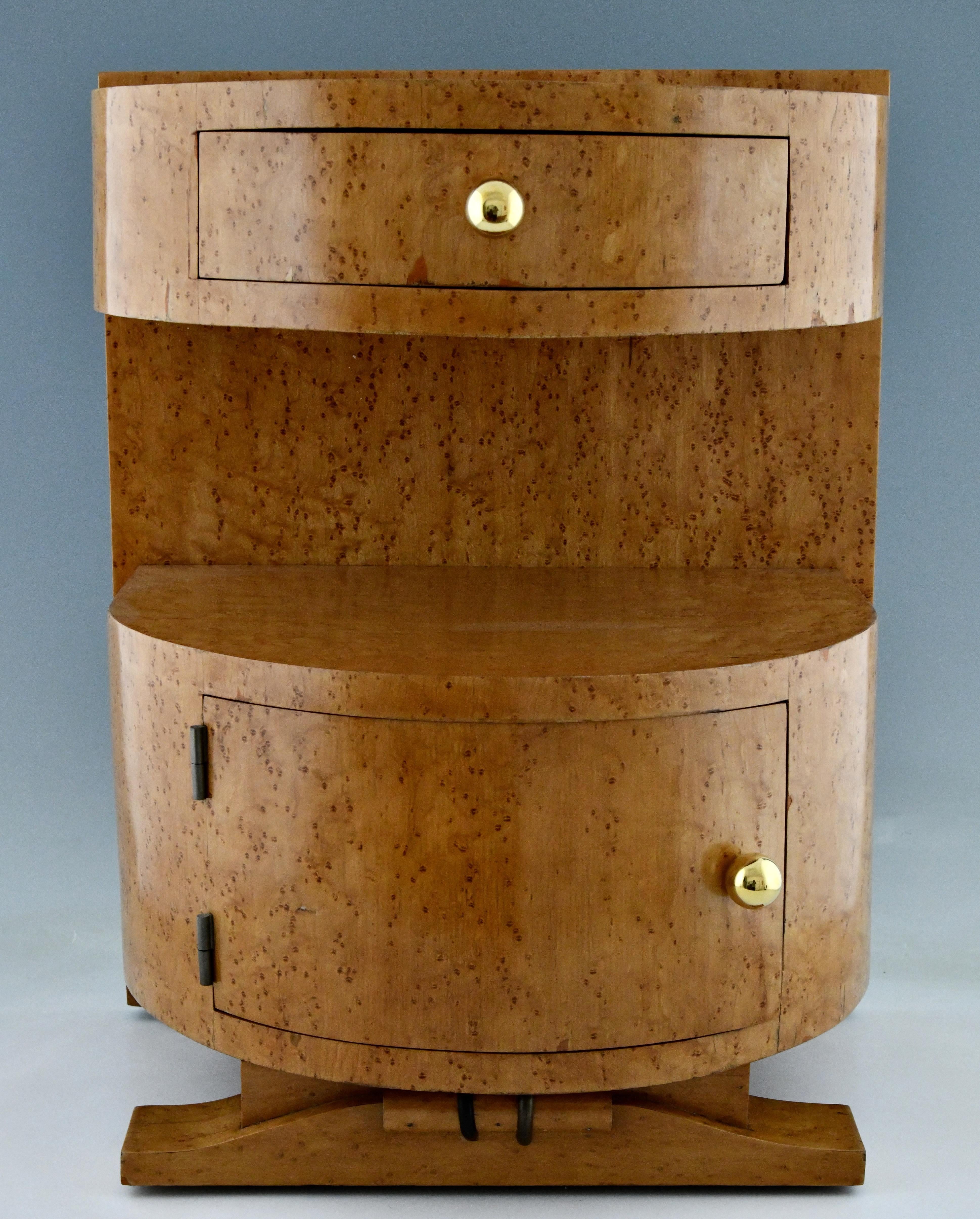 Art Deco Pair of Semi Circle Bedside Tables Birdseye Maple Wood, France, 1930 In Good Condition In Antwerp, BE