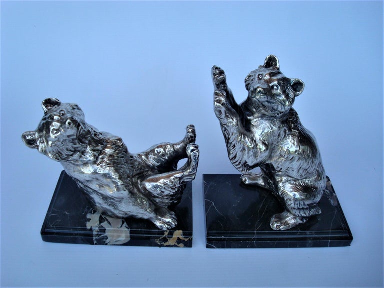 20th Century Art Deco Pair of Silvered Metal Playing Bears Bookends, France, 1920's For Sale