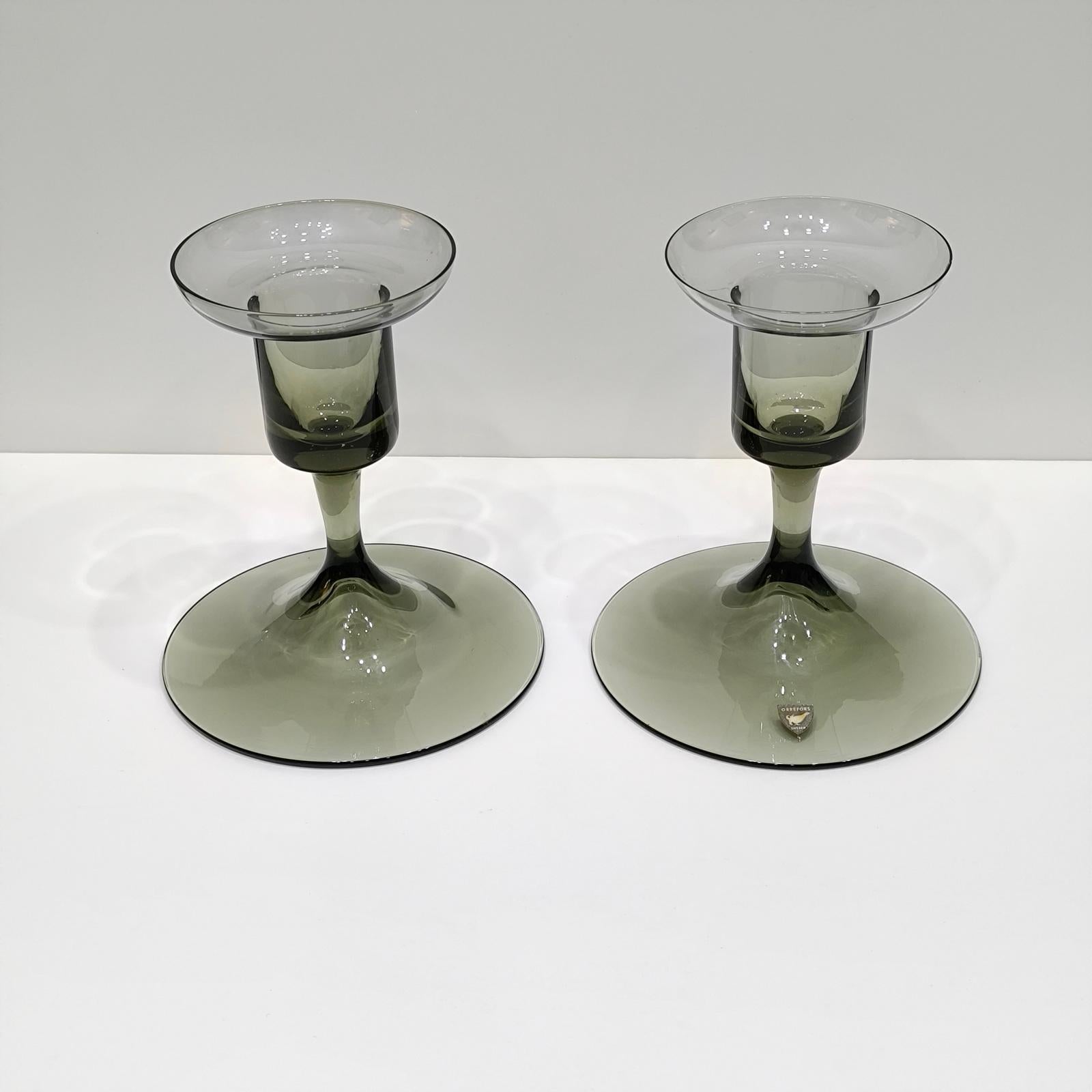 Coppia di portacandele in vetro fumé Art Déco Design Simon Gate, Orrefors, anni '20 in vendita 4