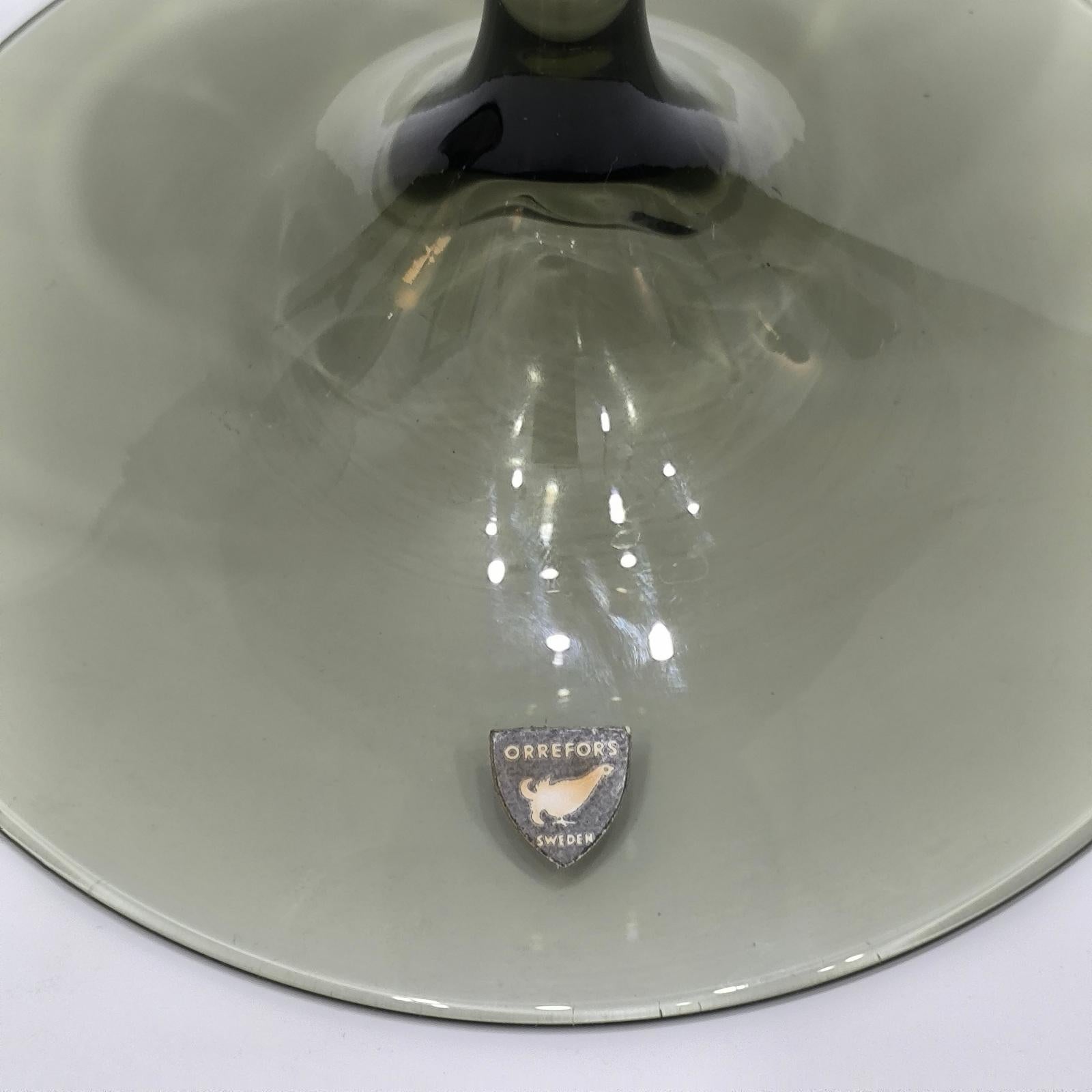 Vetro Coppia di portacandele in vetro fumé Art Déco Design Simon Gate, Orrefors, anni '20 in vendita
