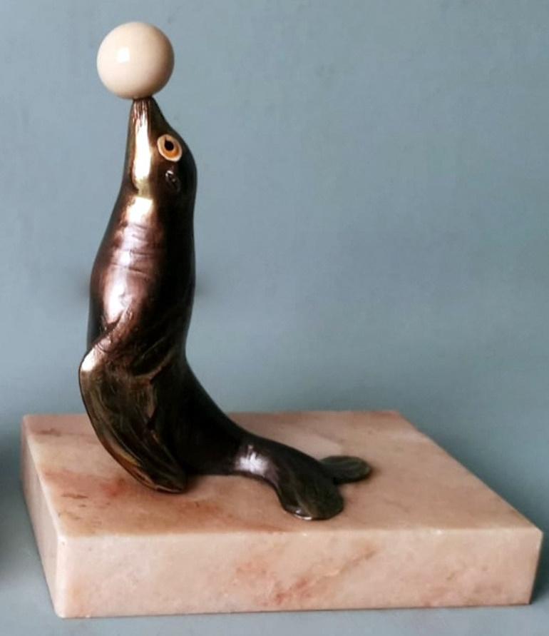 Zinc brut Paire de serre-livres Art Déco en étain avec base en marbre fin