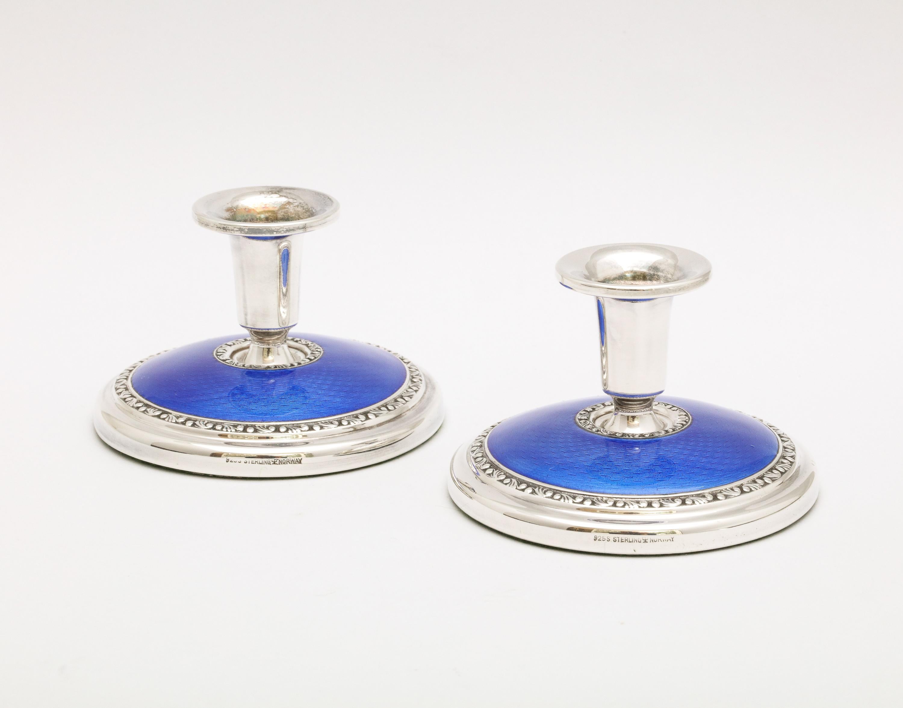 Art Deco Pair of Sterling Silver and Dark Blue Guilloche Enamel Candlesticks In Good Condition In New York, NY