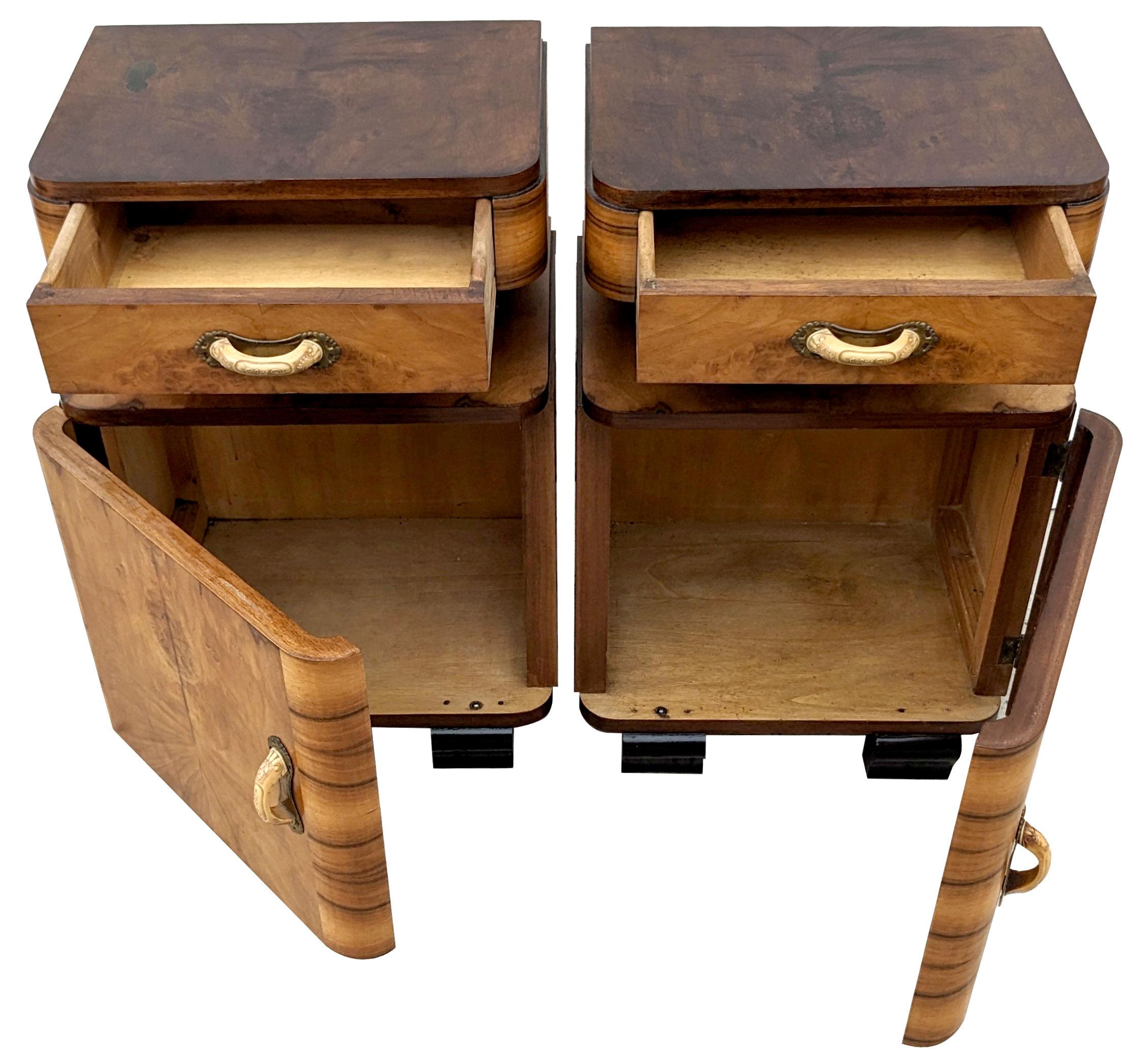 Art Deco Pair of Stylish Blonde Bedside Cabinets, Nightstands, Italian, c1930 1