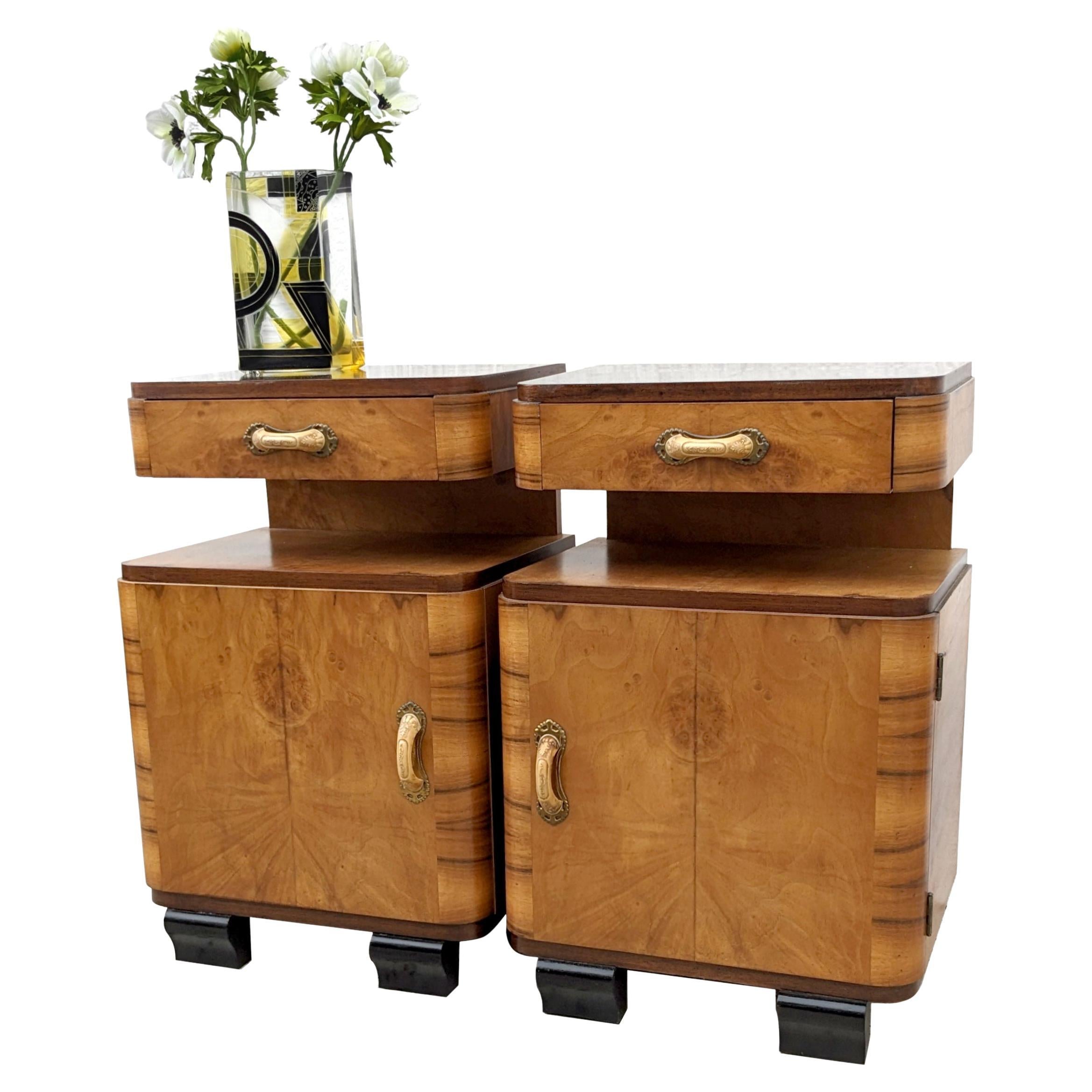 Art Deco Pair of Stylish Blonde Bedside Cabinets, Nightstands, Italian, c1930