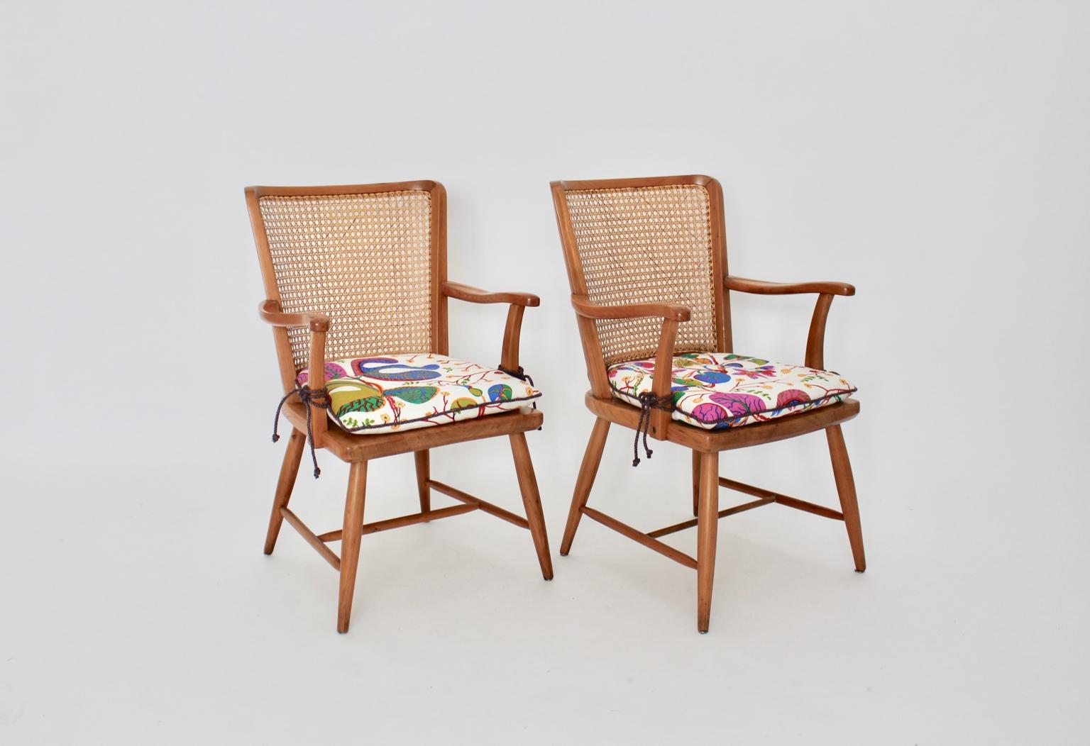 Zwei Wiener Mesh-Sessel aus Eschenholz im Art-déco-Stil Josef Frank Wien, um 1928 (Art déco) im Angebot
