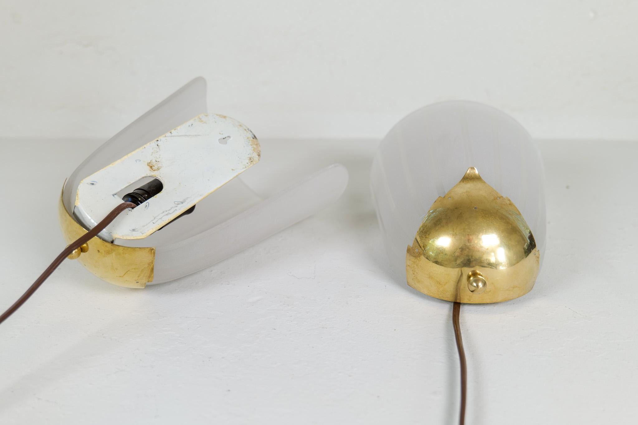 Art Deco Pair of Wall Lights Brass and Glass Sweden 1930s For Sale 4