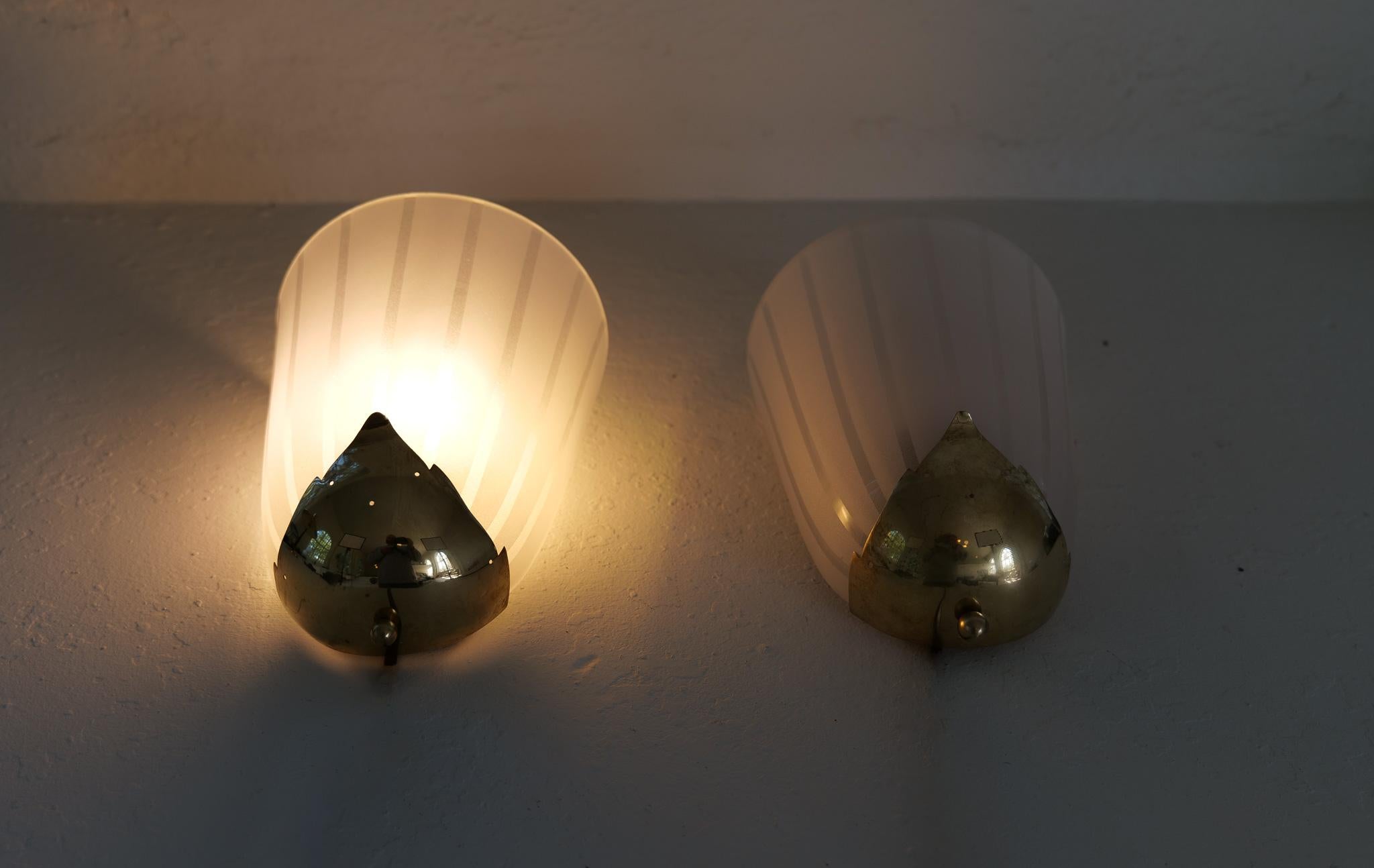 Art Deco Pair of Wall Lights Brass and Glass Sweden 1930s For Sale 6