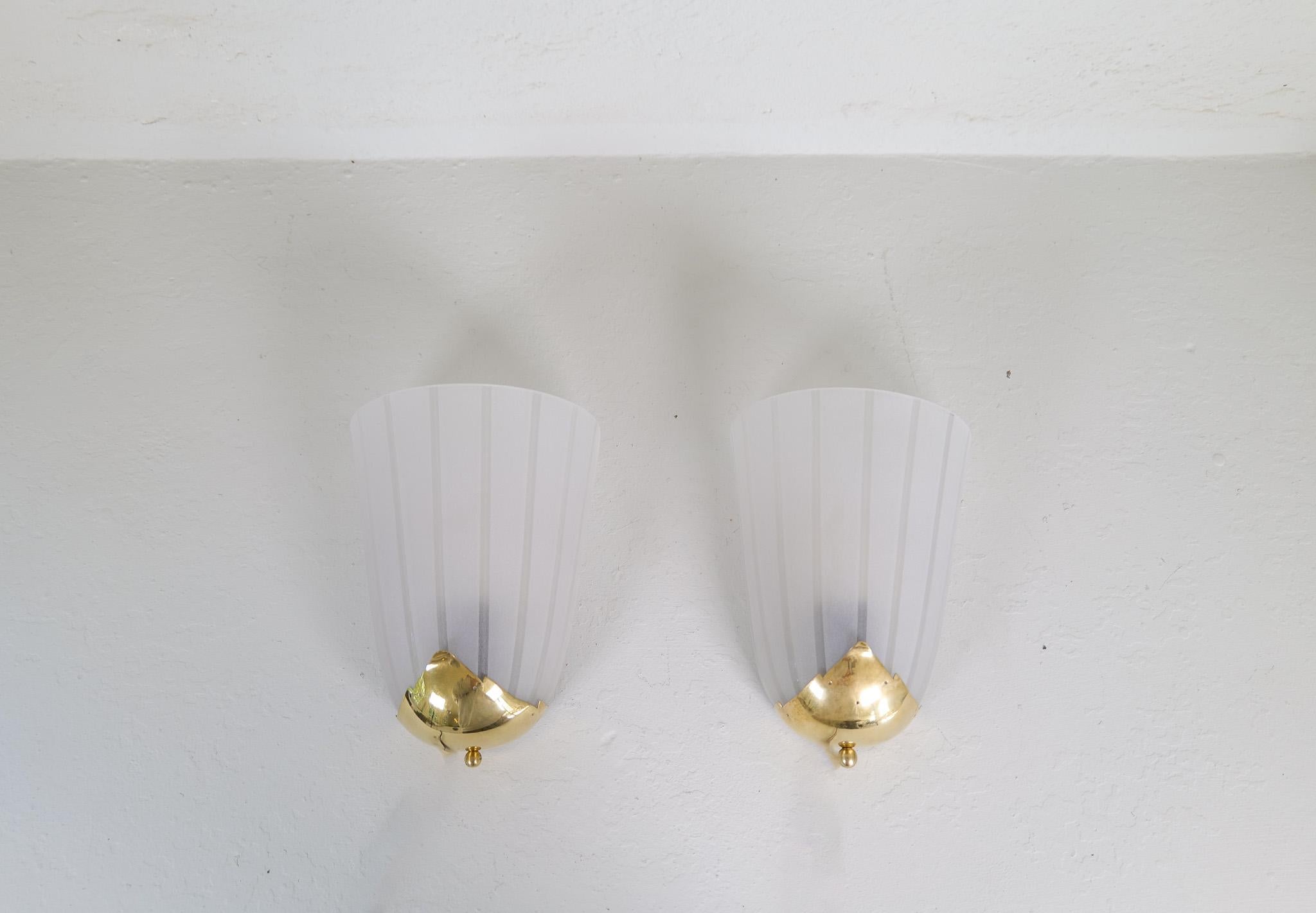 Swedish Art Deco Pair of Wall Lights Brass and Glass Sweden 1930s For Sale
