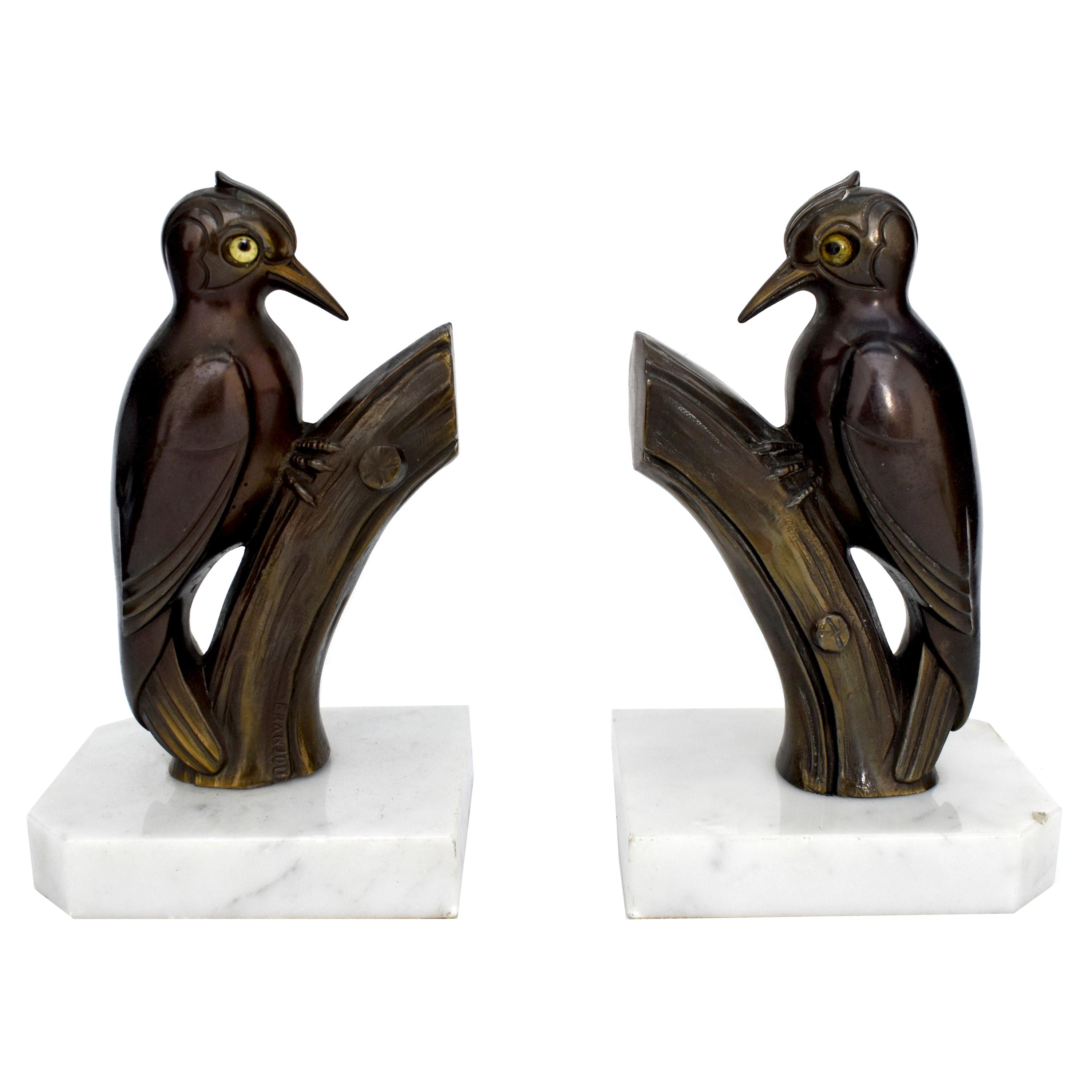 Par de Sujetalibros Art Decó Pájaro Carpintero, Francés, C1930 en venta