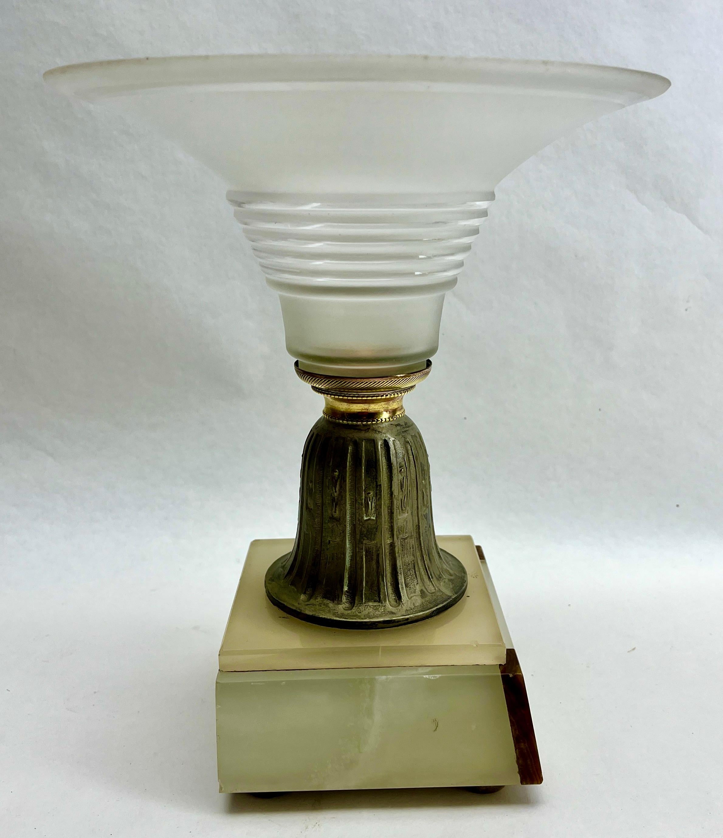 Art Deco Pair Pedestal Bowls with stylized Bronze  on Onyx Plint For Sale 4
