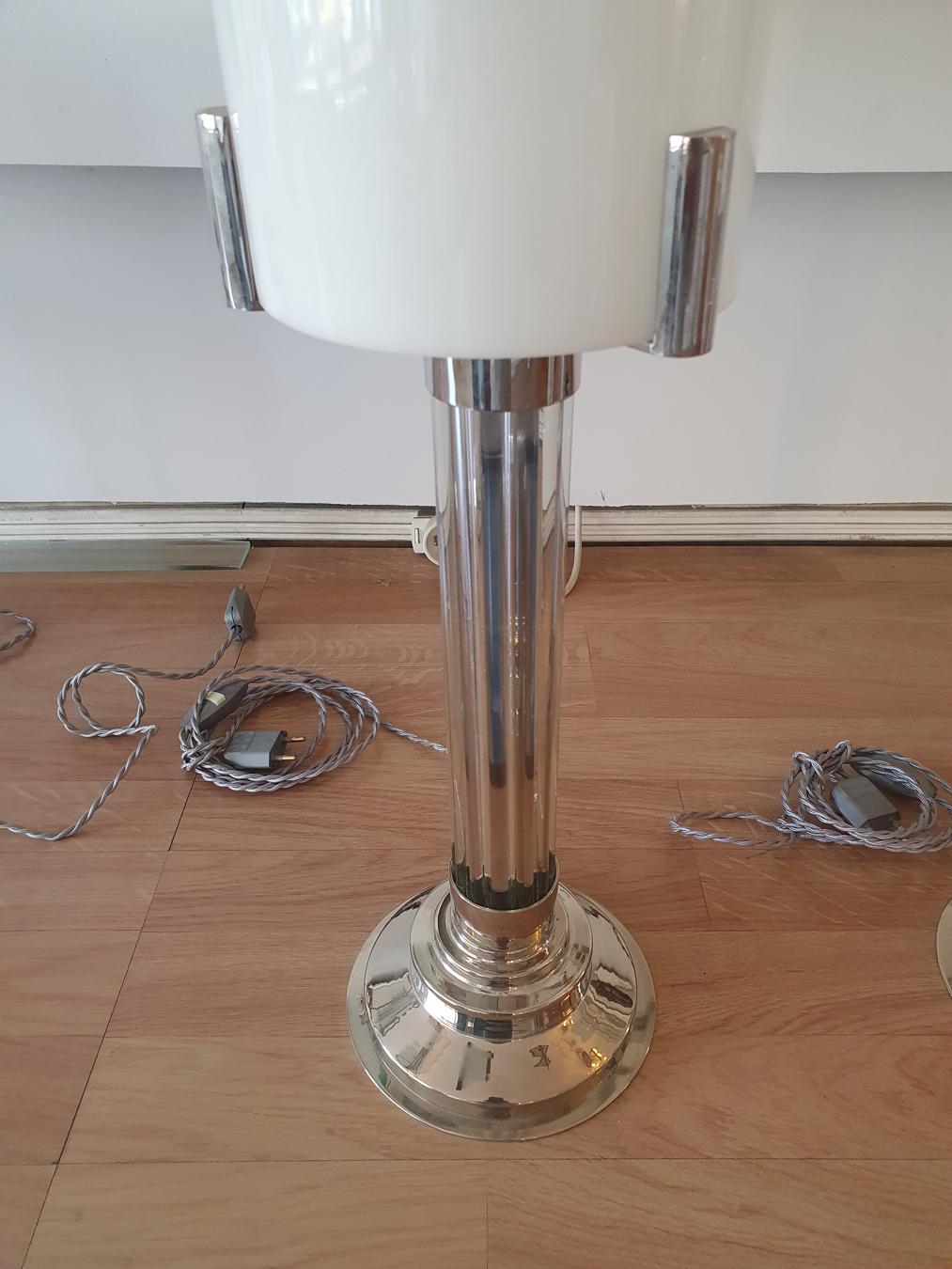 Contemporary Pair of Art Deco lamp with nickel finish and vintage glass. For Sale